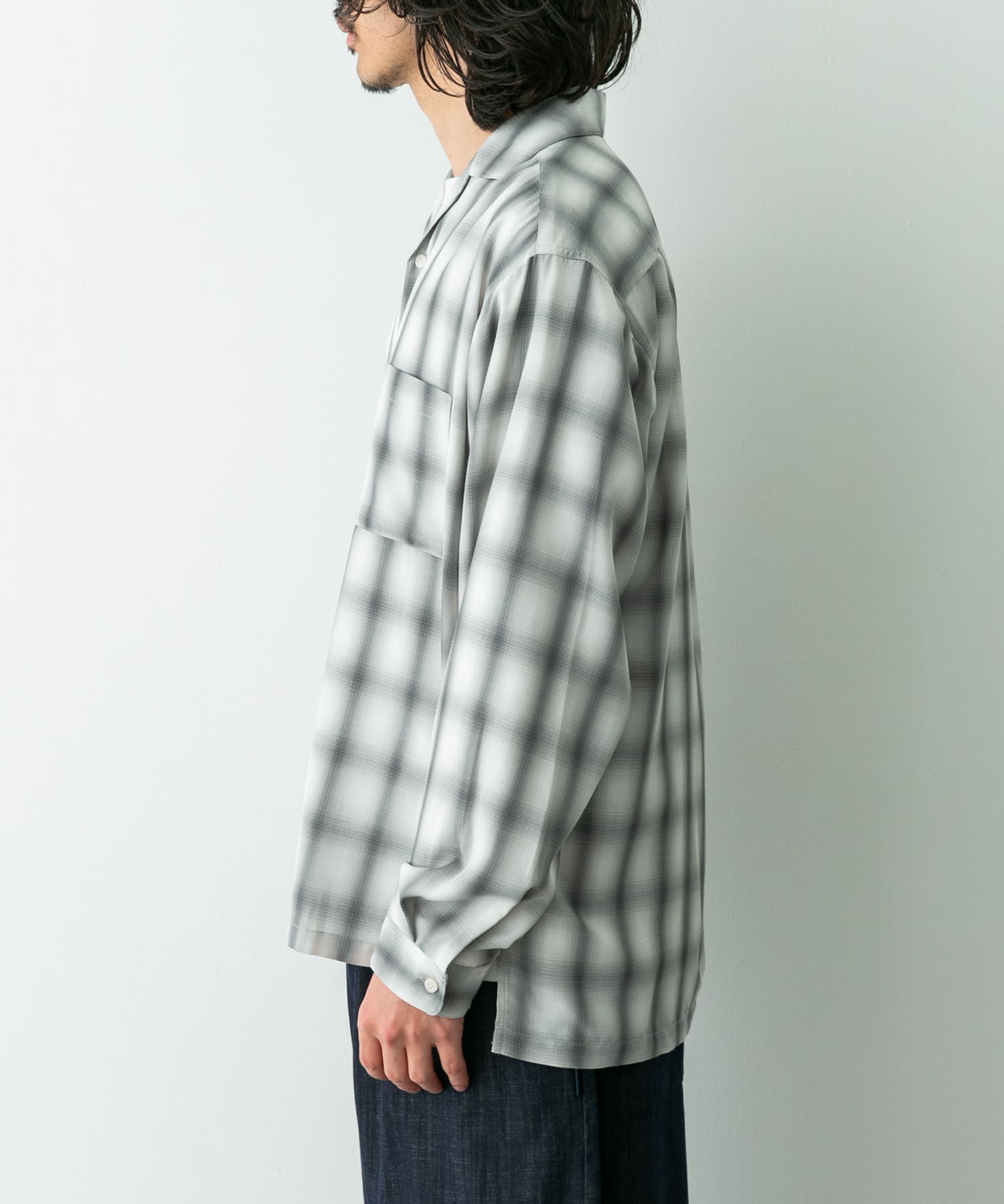 身長：180cm 体重 : 60kg サイズ：L