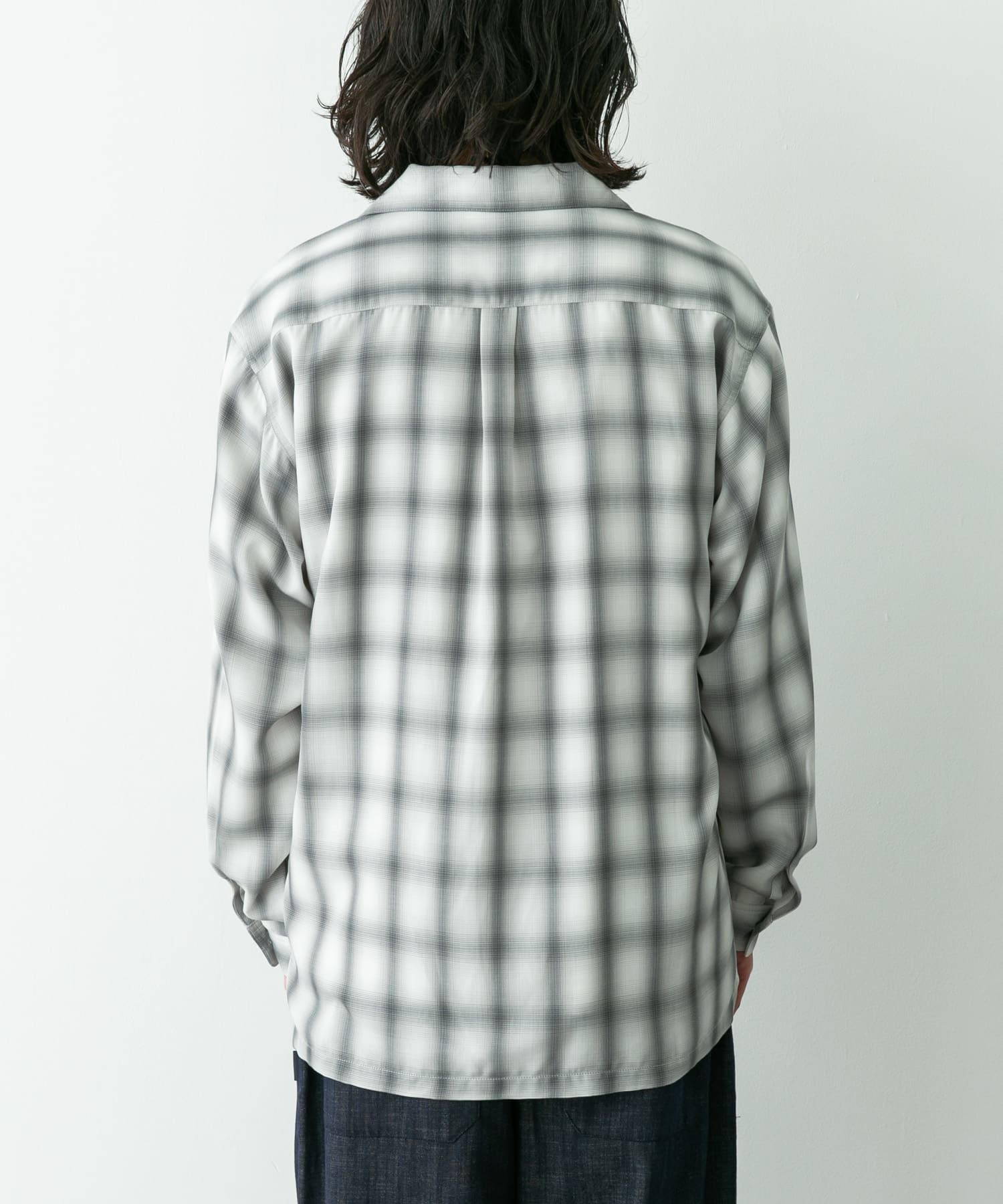 身長：180cm 体重 : 60kg サイズ：L