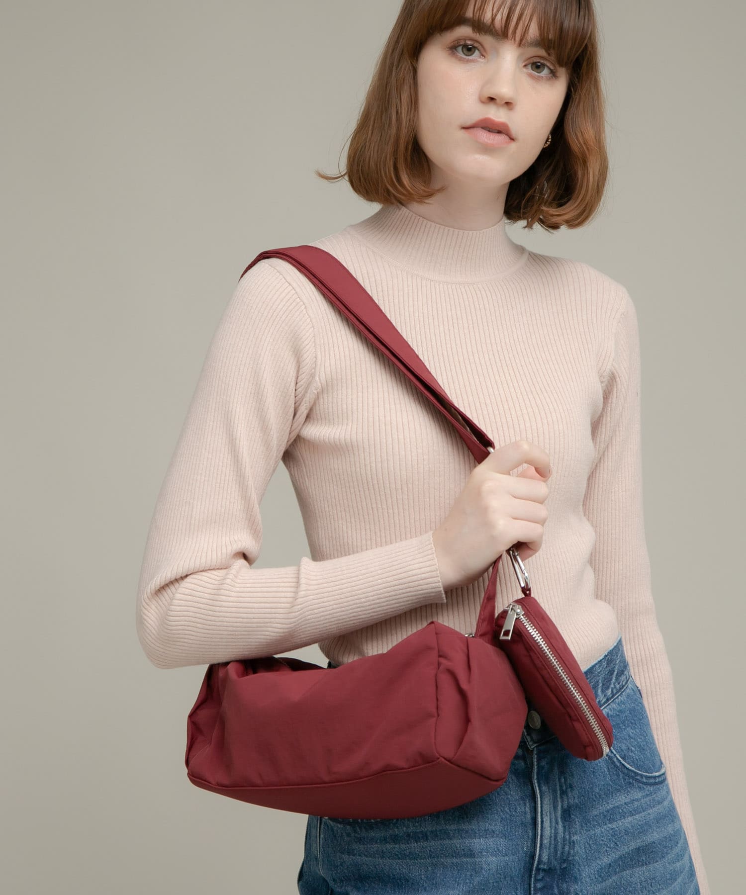 チェリーレッド