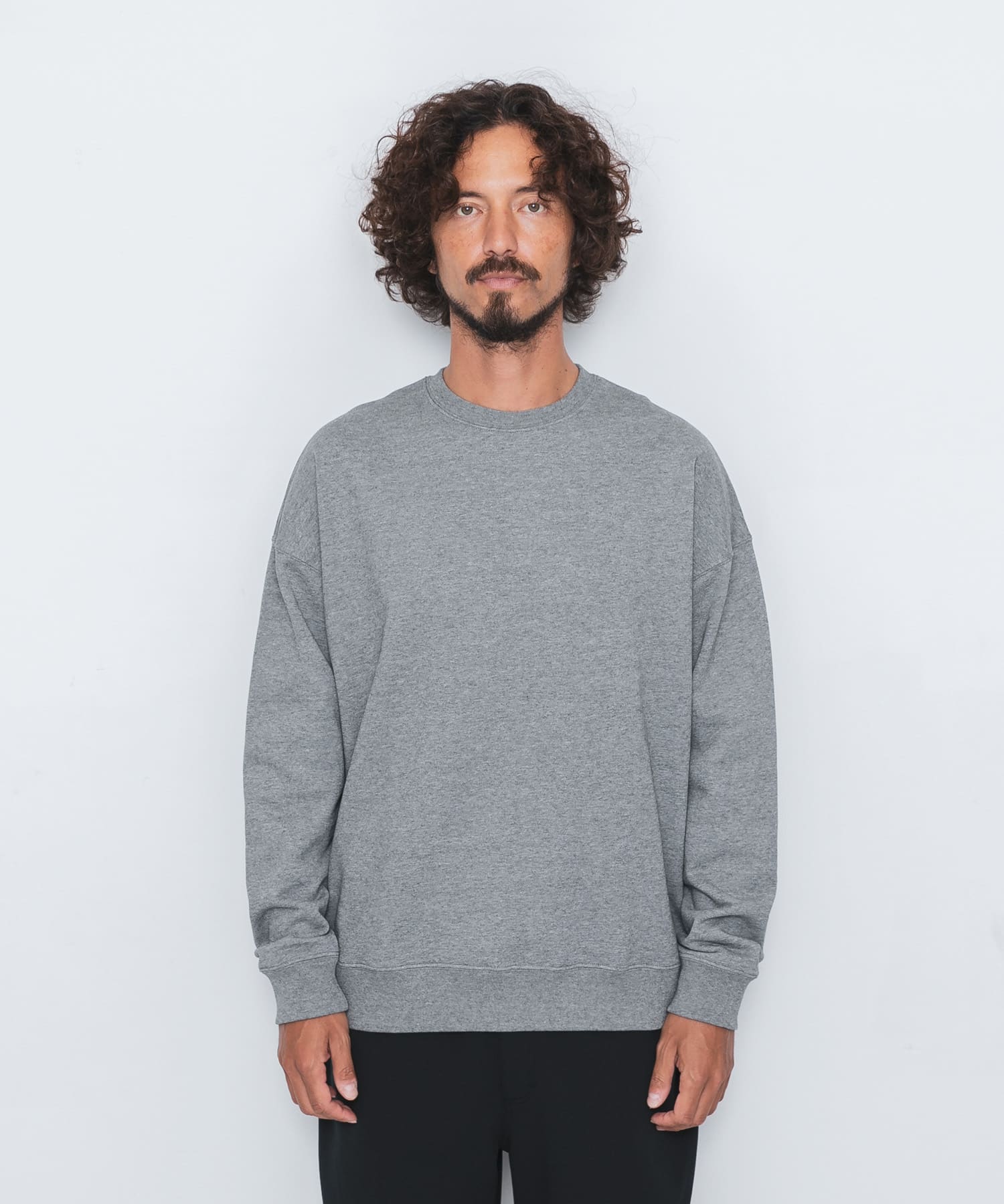 身長：181cm 体重：60kg サイズ：L