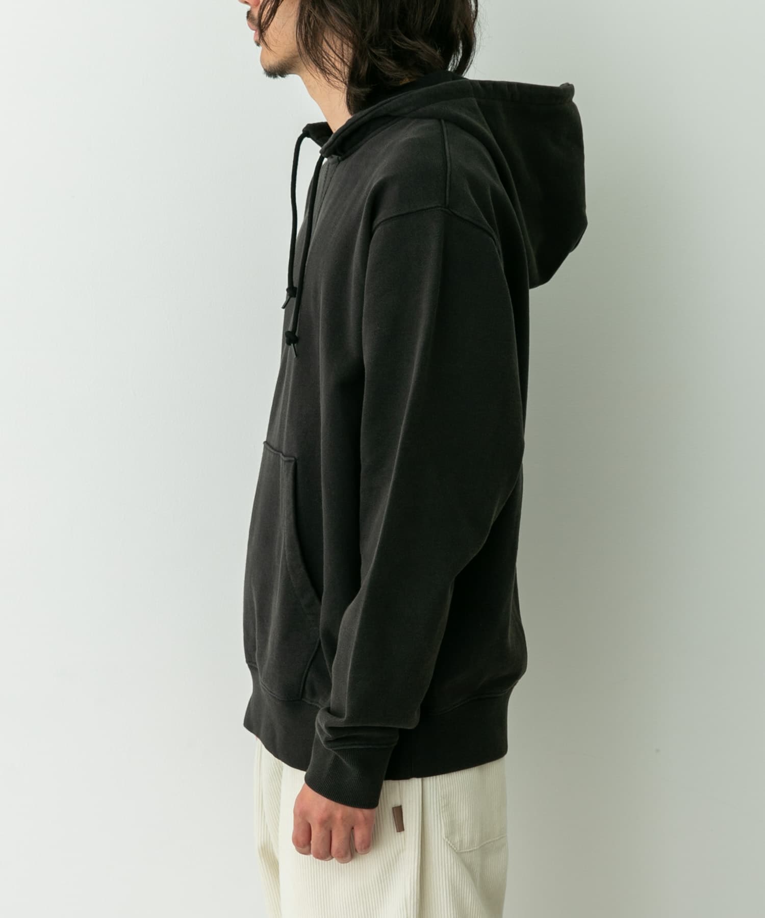 身長：180cm 体重：60kg サイズ：L