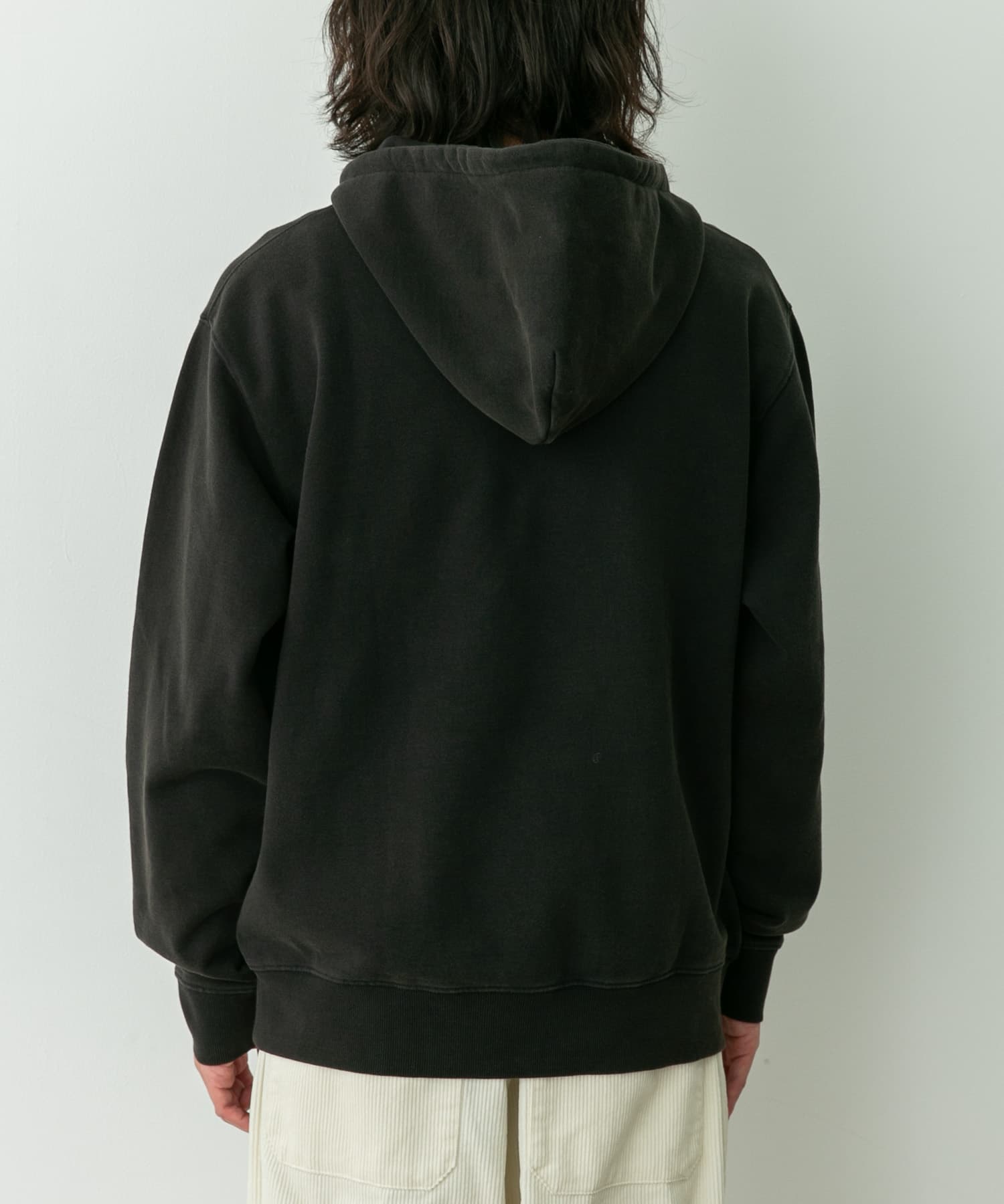 身長：180cm 体重：60kg サイズ：L