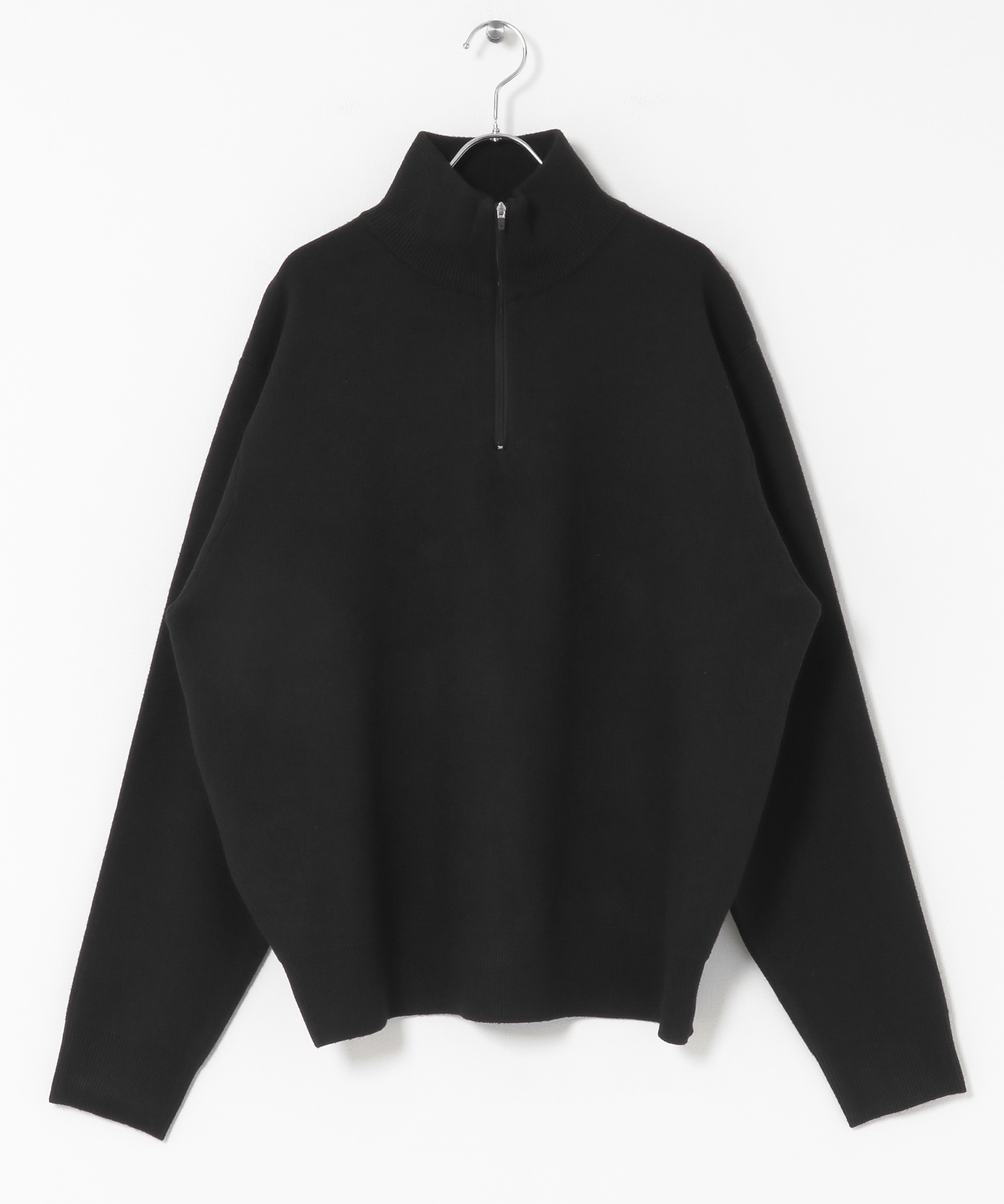 OOPS　バックBIGロゴニット BLACK M