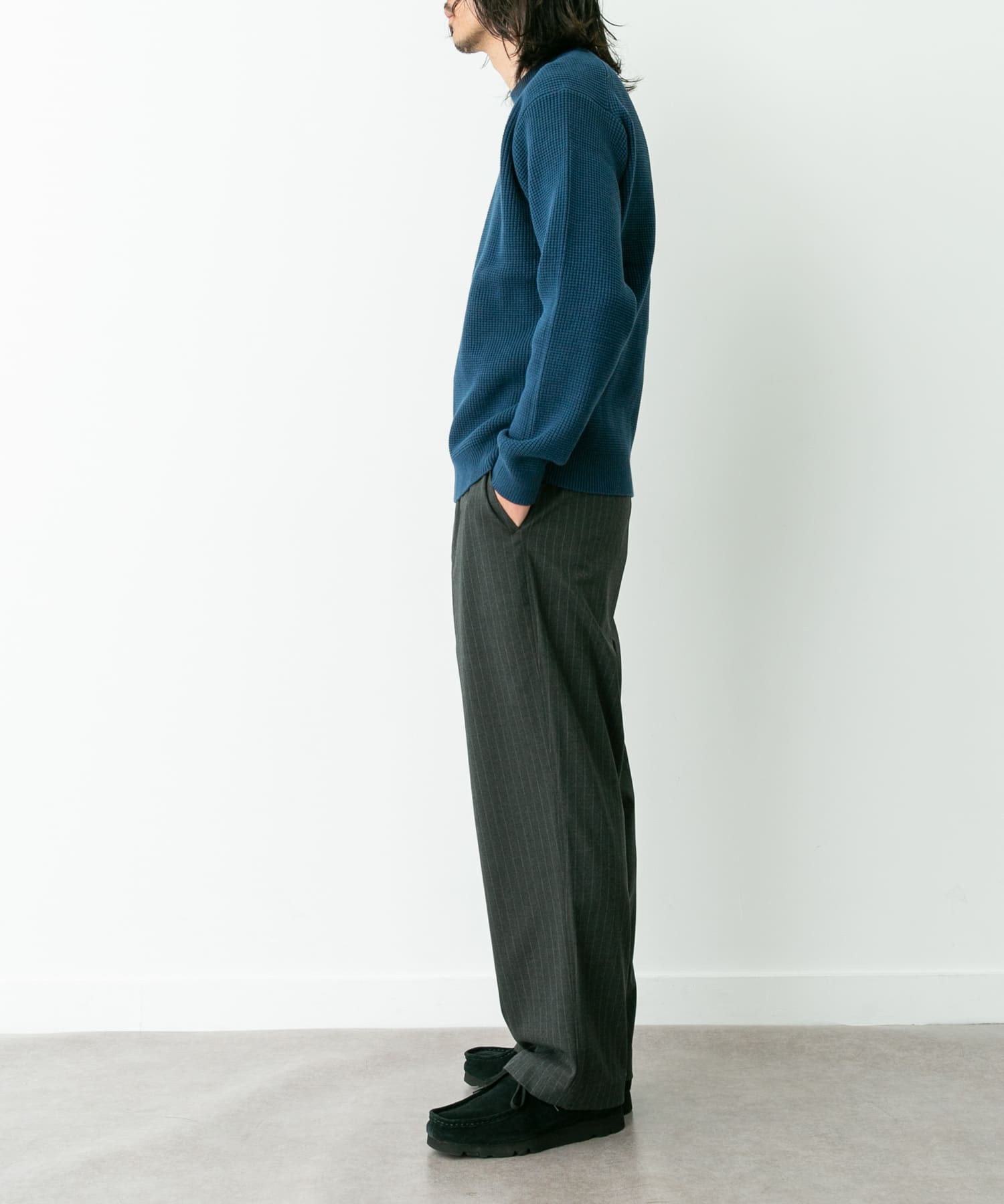 身長 : 180cm 体重 : 60kg サイズ : L