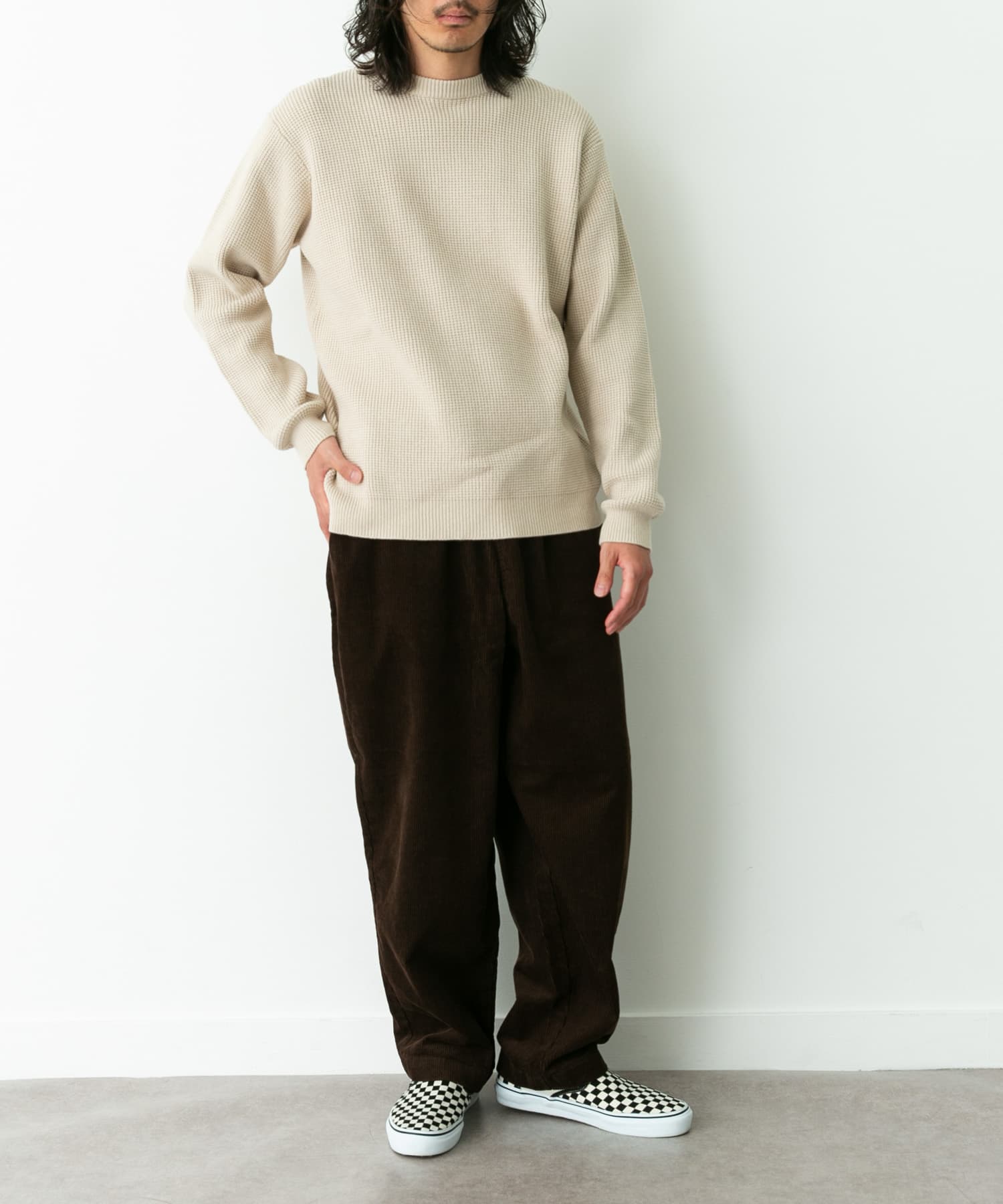 身長 : 180cm 体重 : 60kg サイズ : L