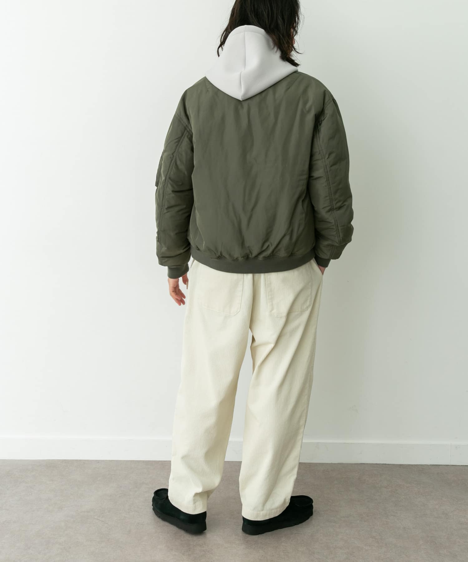 身長：180cm 体重 : 60kg サイズ：L