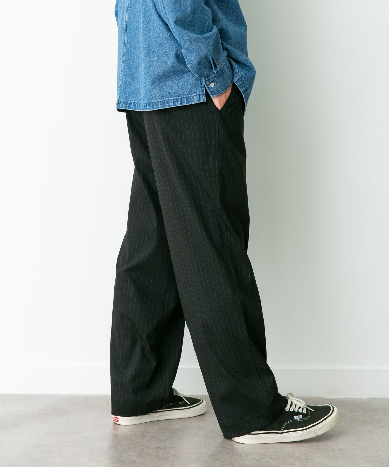 身長 : 180cm 体重 : 60kg サイズ : L