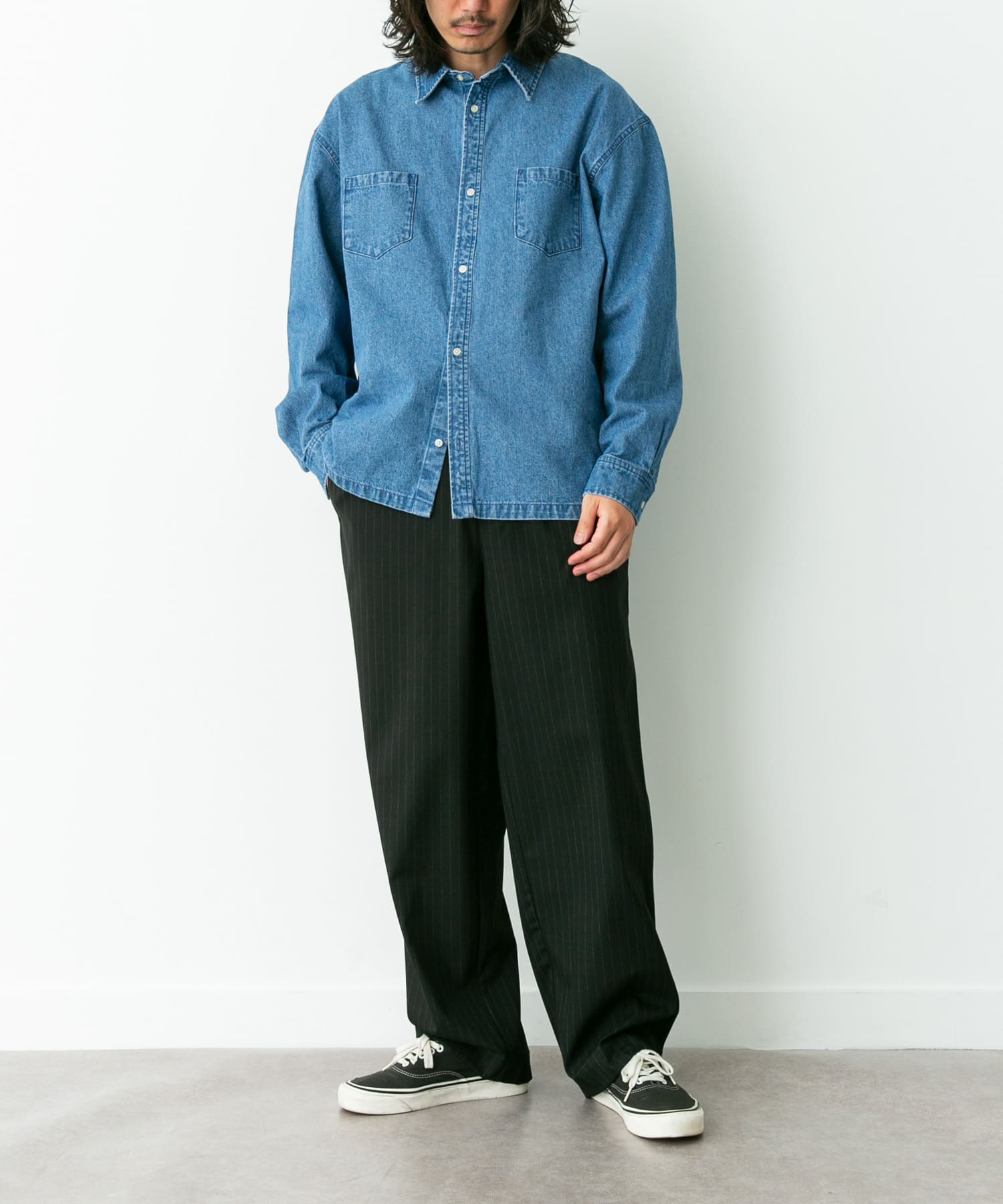 身長 : 180cm 体重 : 60kg サイズ : L