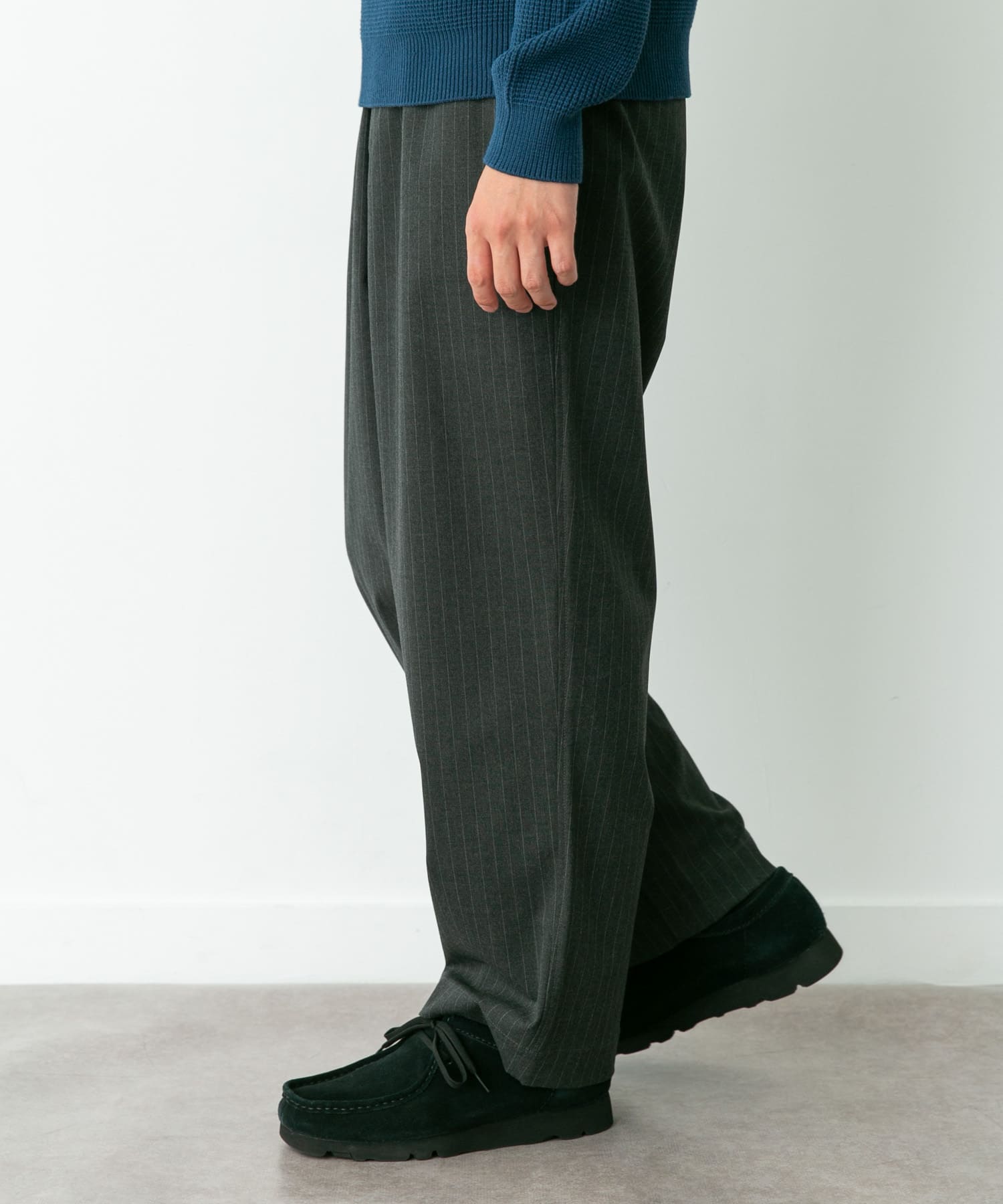 身長 : 180cm 体重 : 60kg サイズ : L