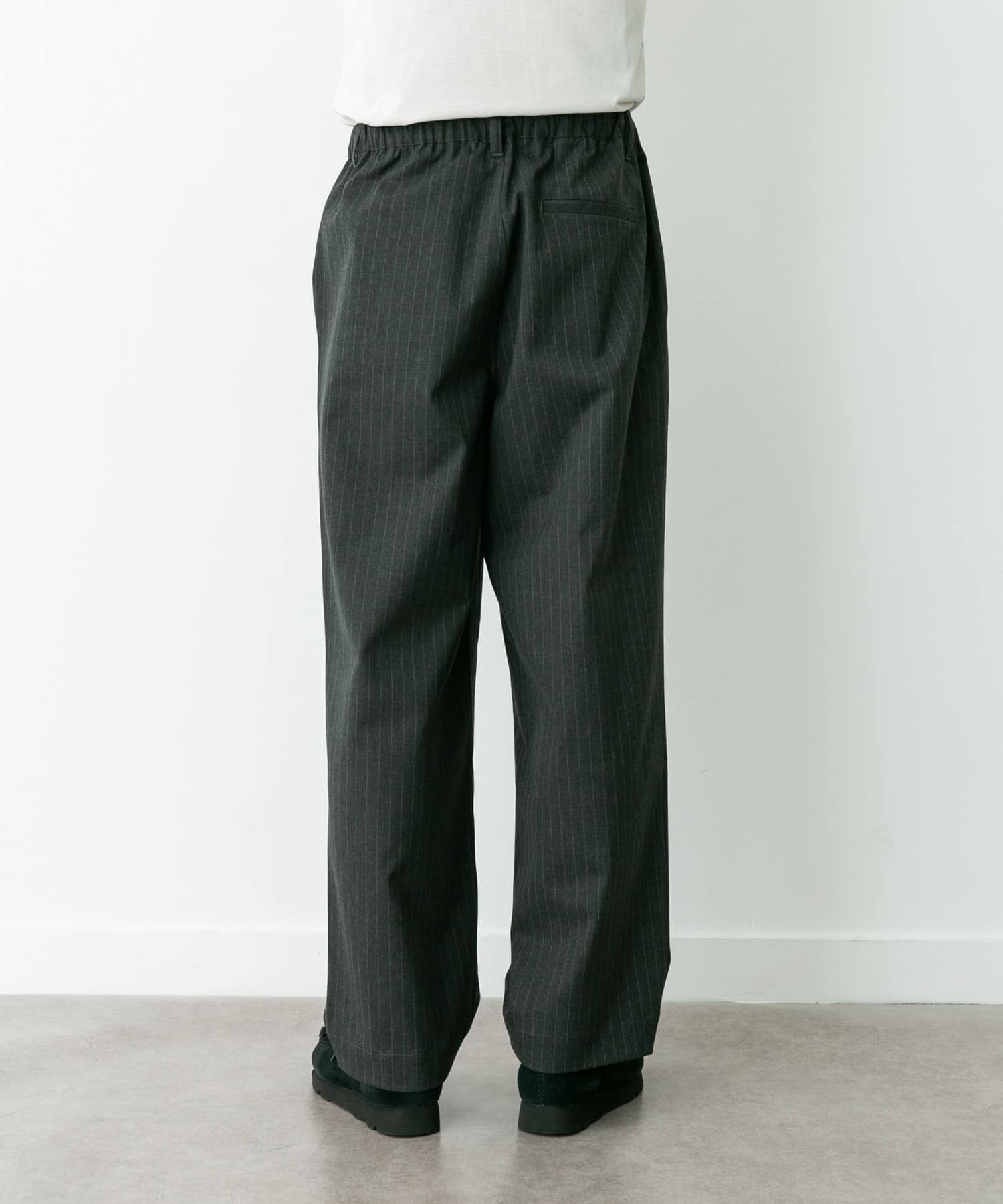 身長 : 180cm 体重 : 60kg サイズ : L