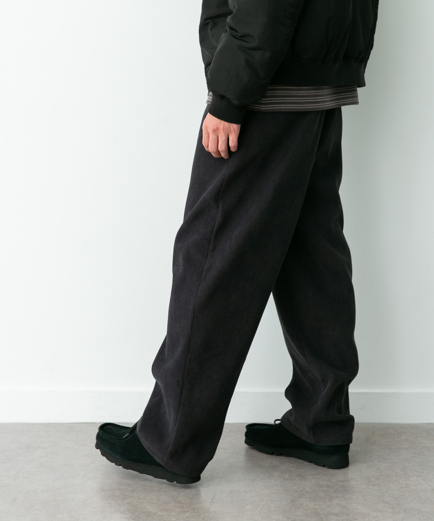 身長：180cm 体重 : 60kg サイズ：L