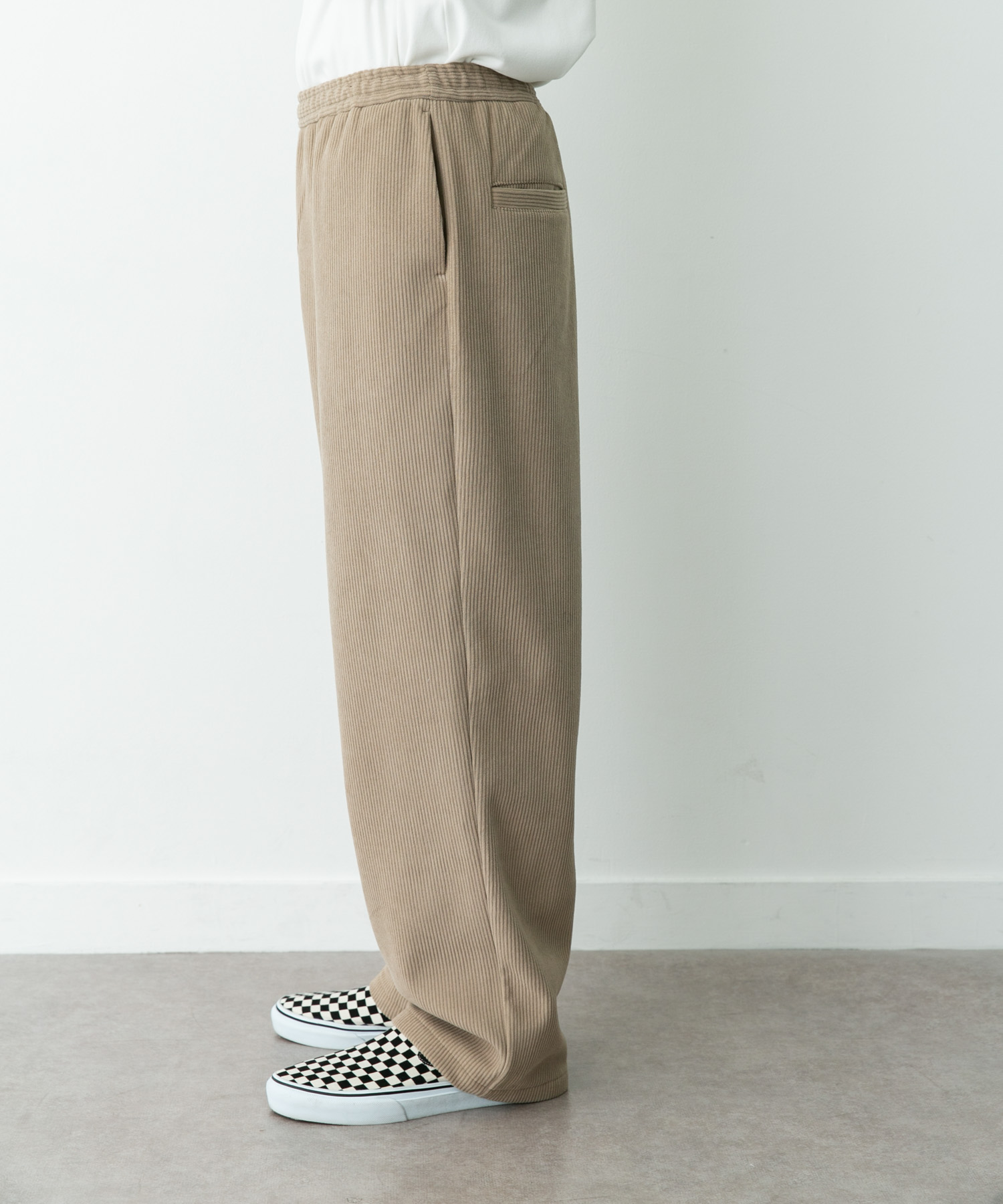 身長：180cm 体重 : 60kg サイズ：L