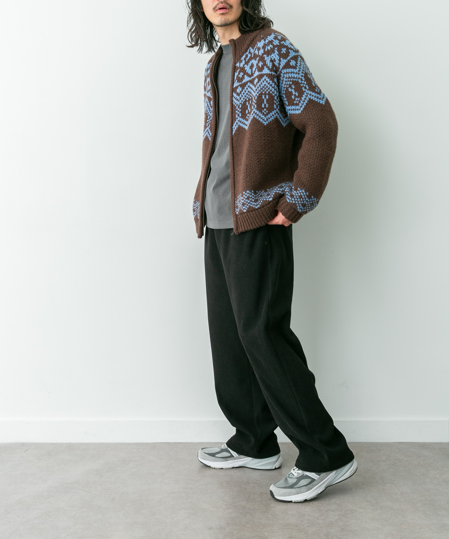 身長：180cm 体重 : 60kg サイズ：L