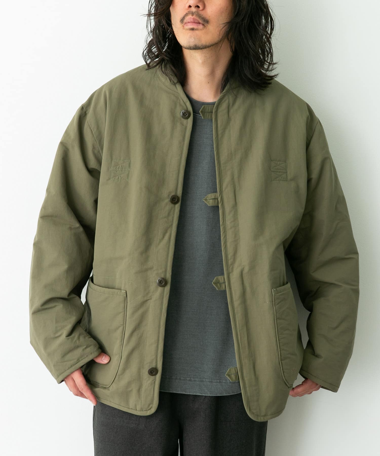 身長 : 180cm 体重 : 60kg サイズ : L