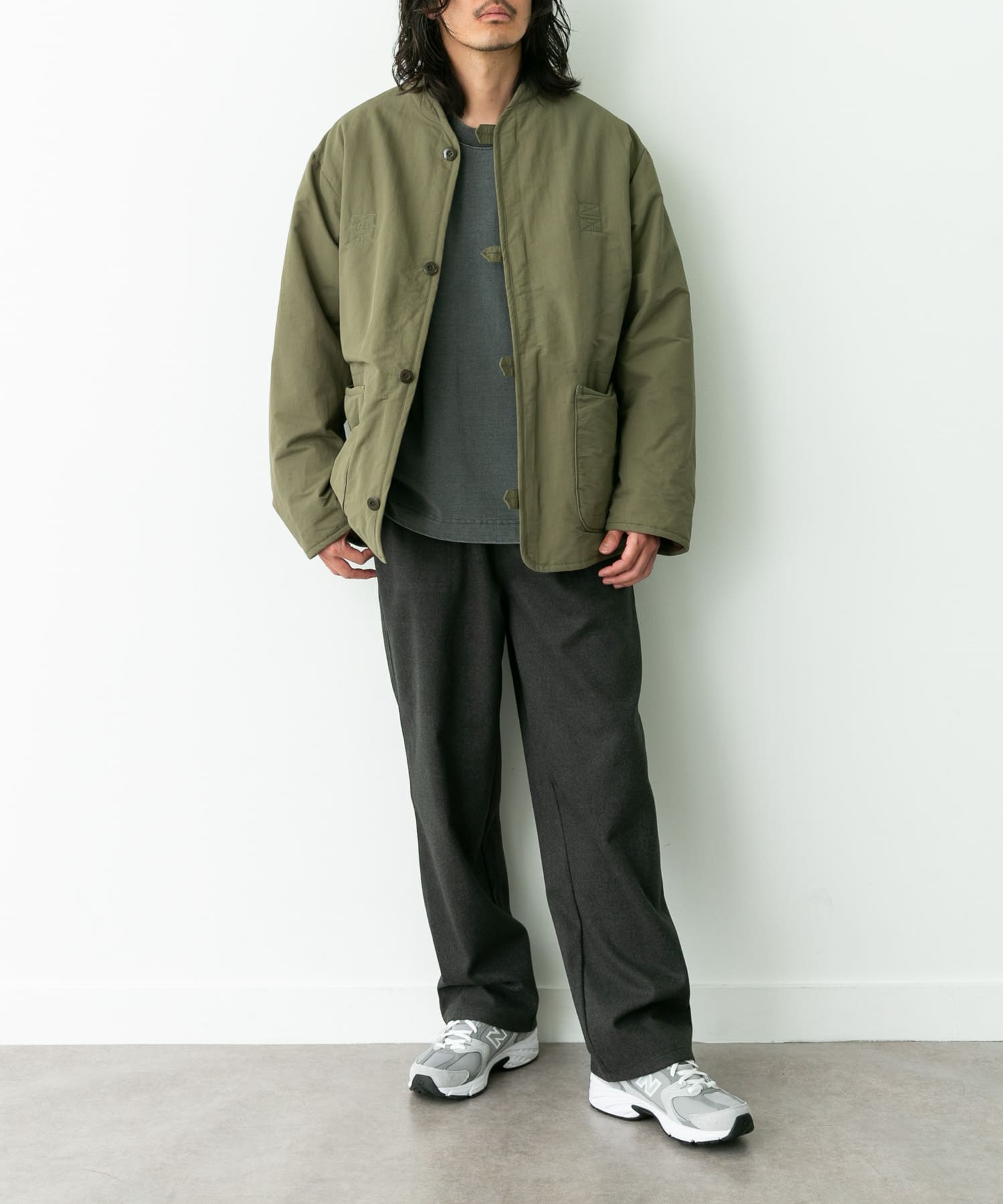 身長 : 180cm 体重 : 60kg サイズ : L