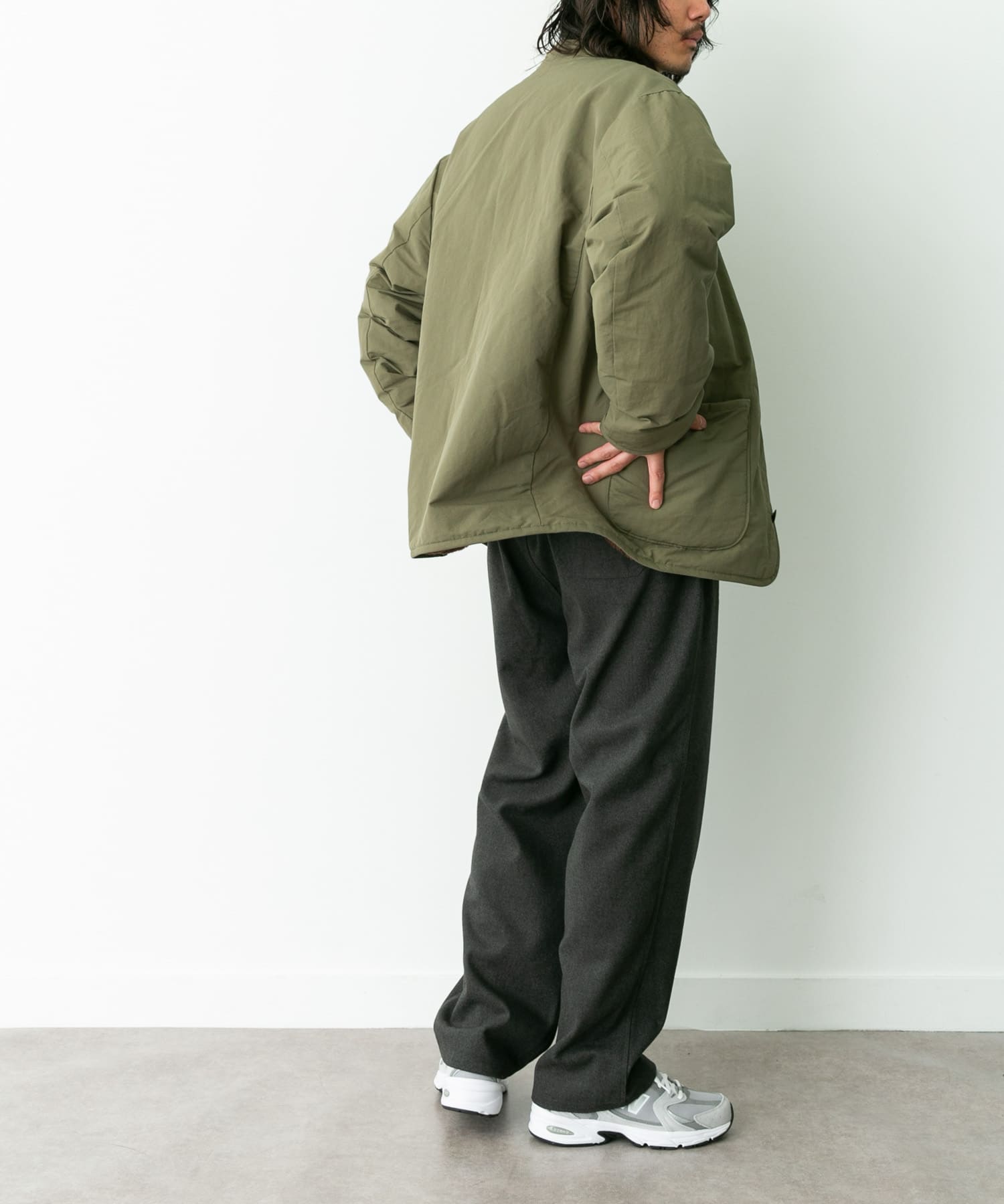 身長 : 180cm 体重 : 60kg サイズ : L