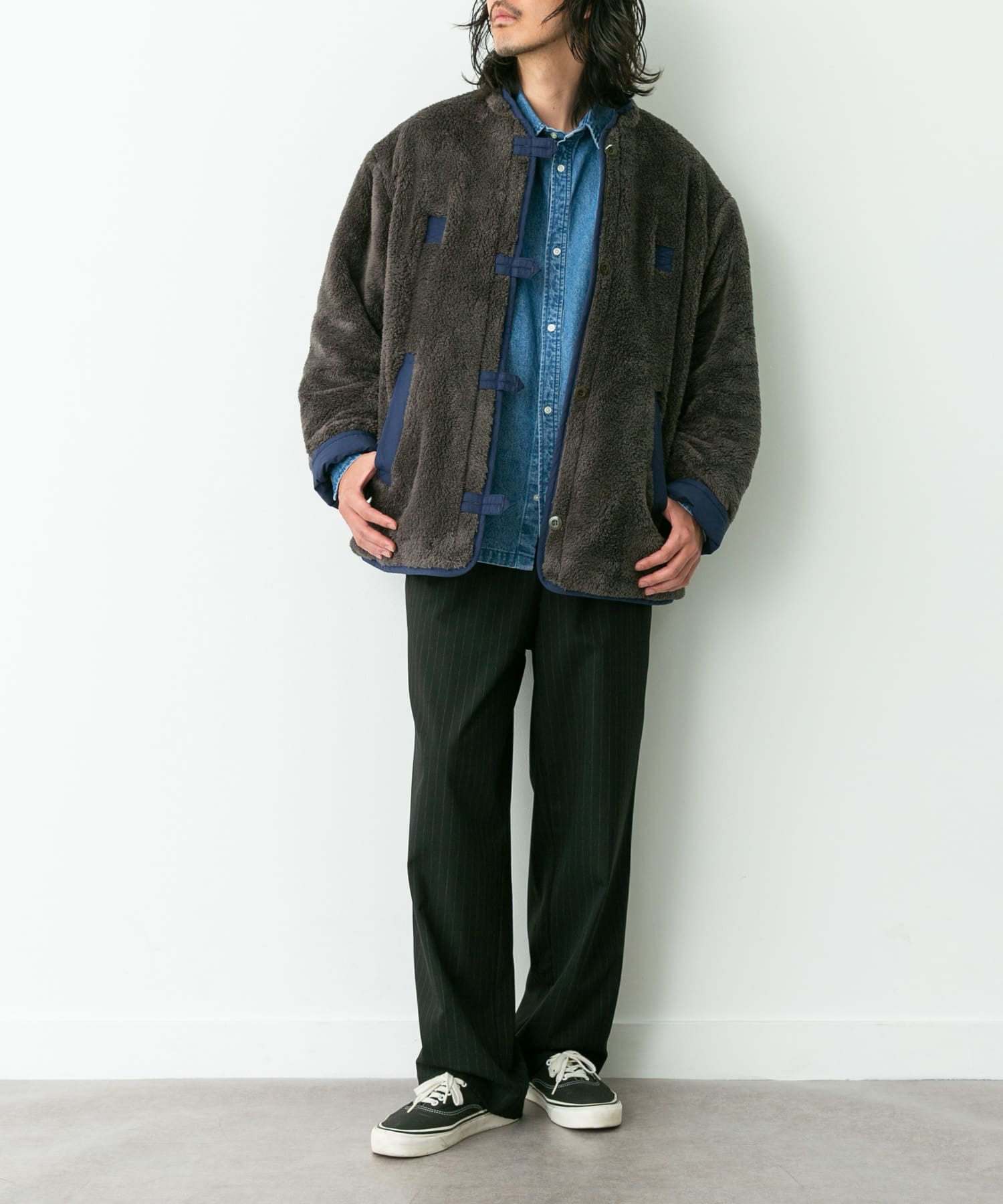 身長 : 180cm 体重 : 60kg サイズ : L