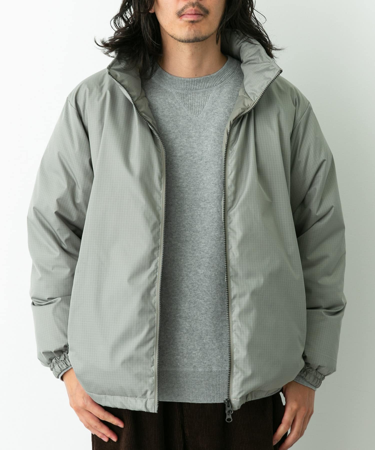 身長 : 180cm 体重 : 60kg サイズ : L