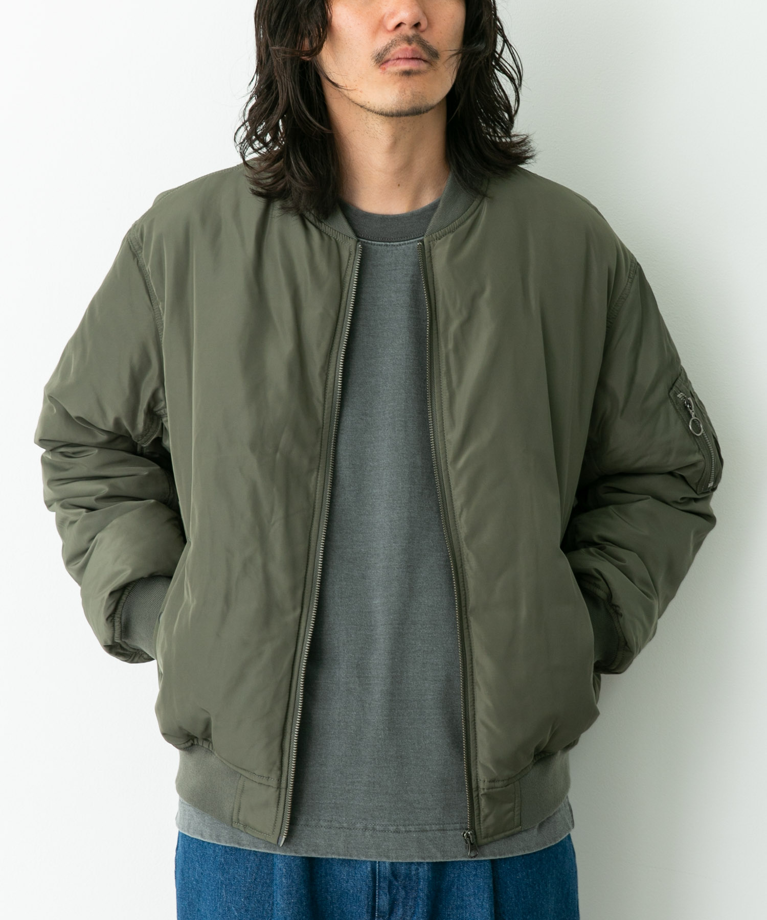 身長：180cm 体重：60kg サイズ：L