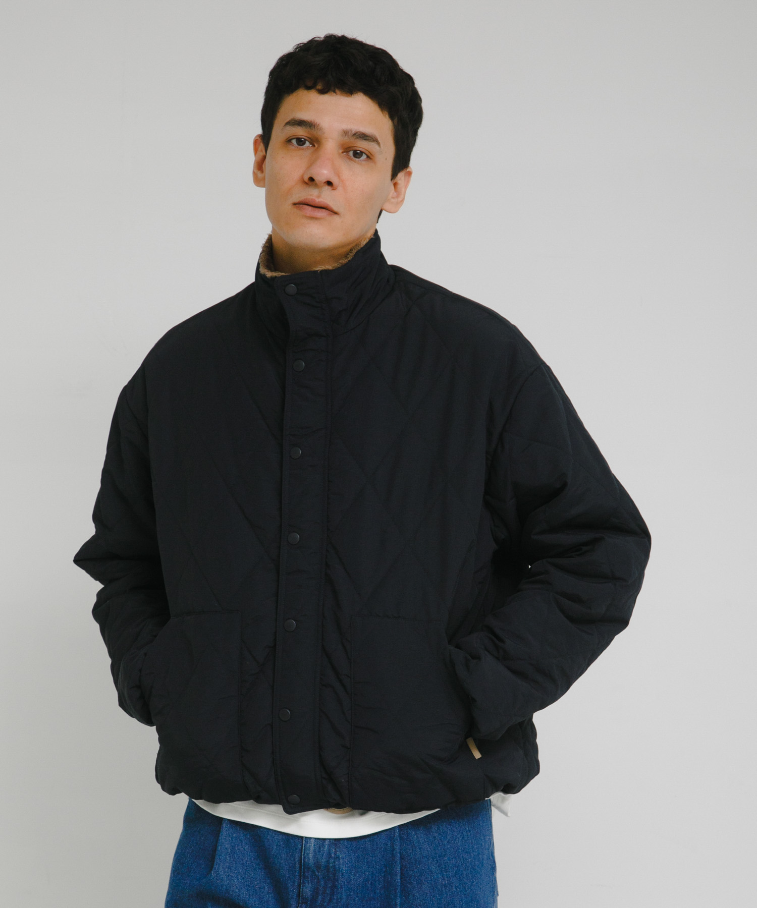 リバーシブルスタンドブルゾン