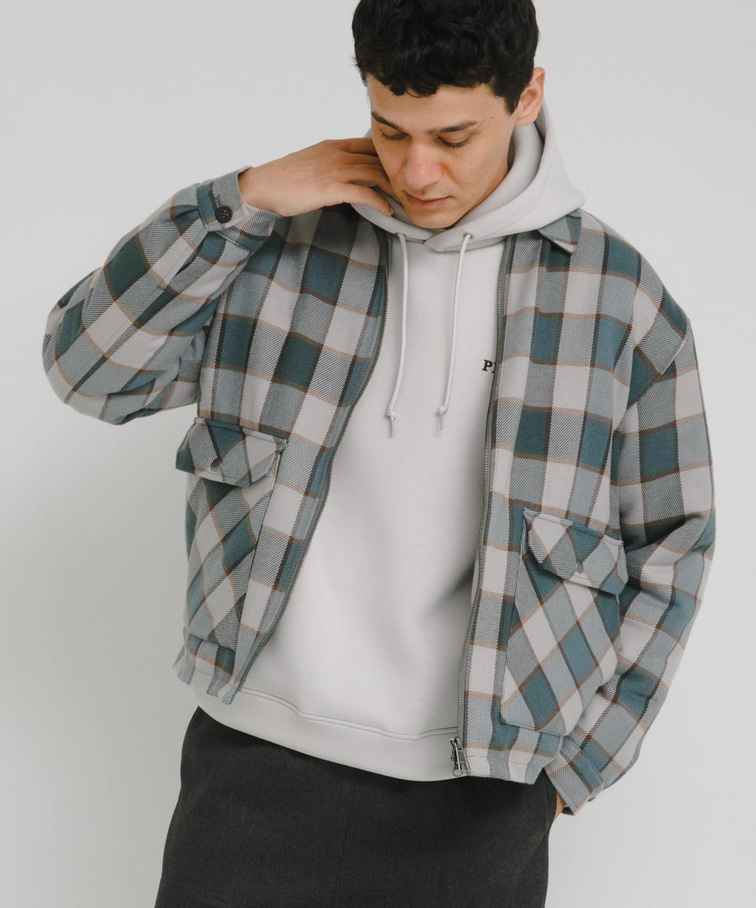 パデッドショートジップブルゾン