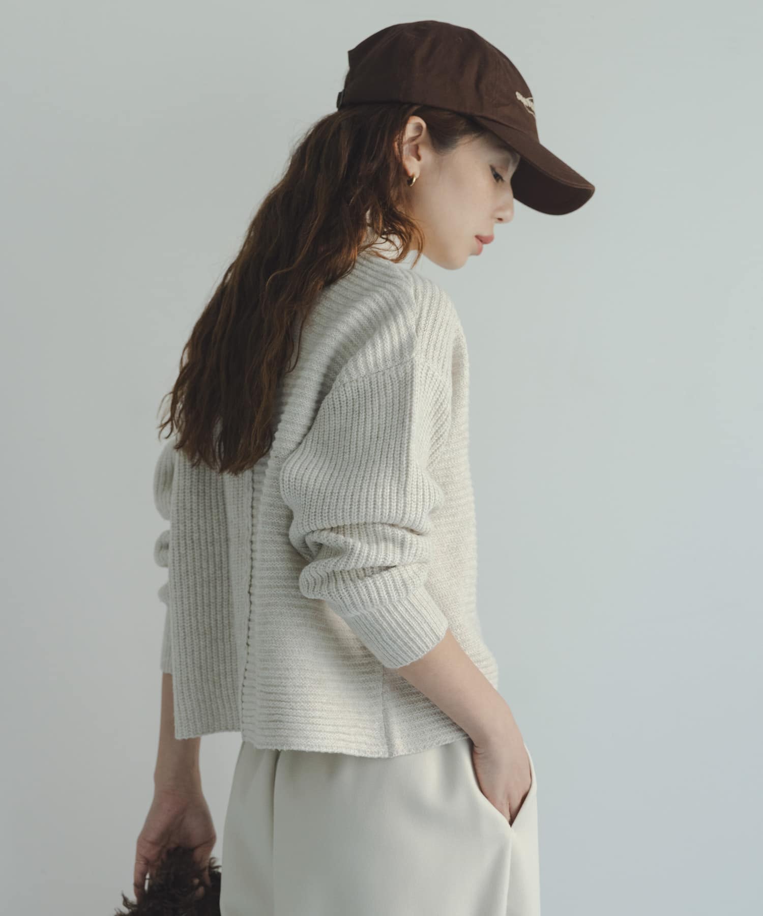 ライトベージュ