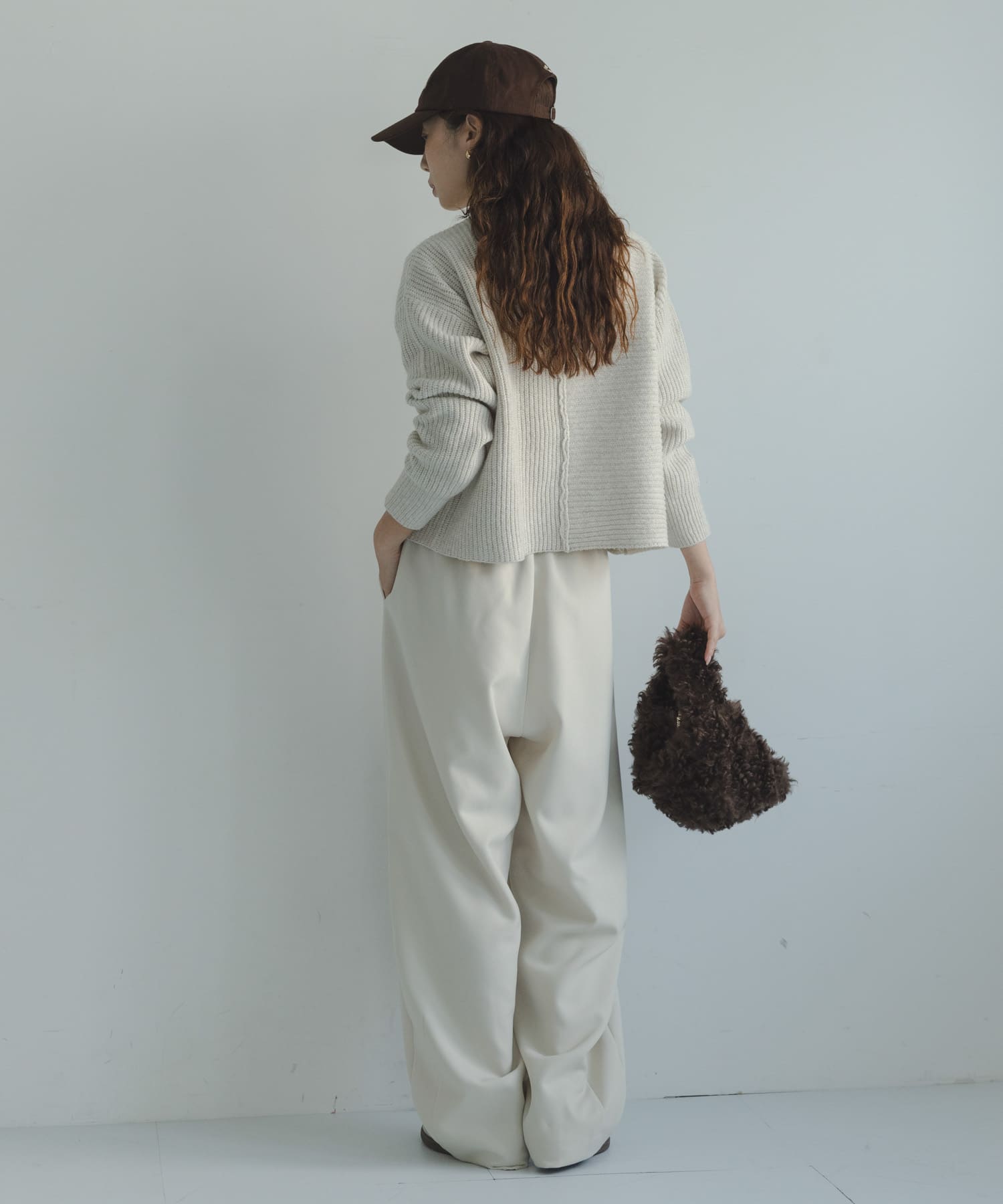 ライトベージュ