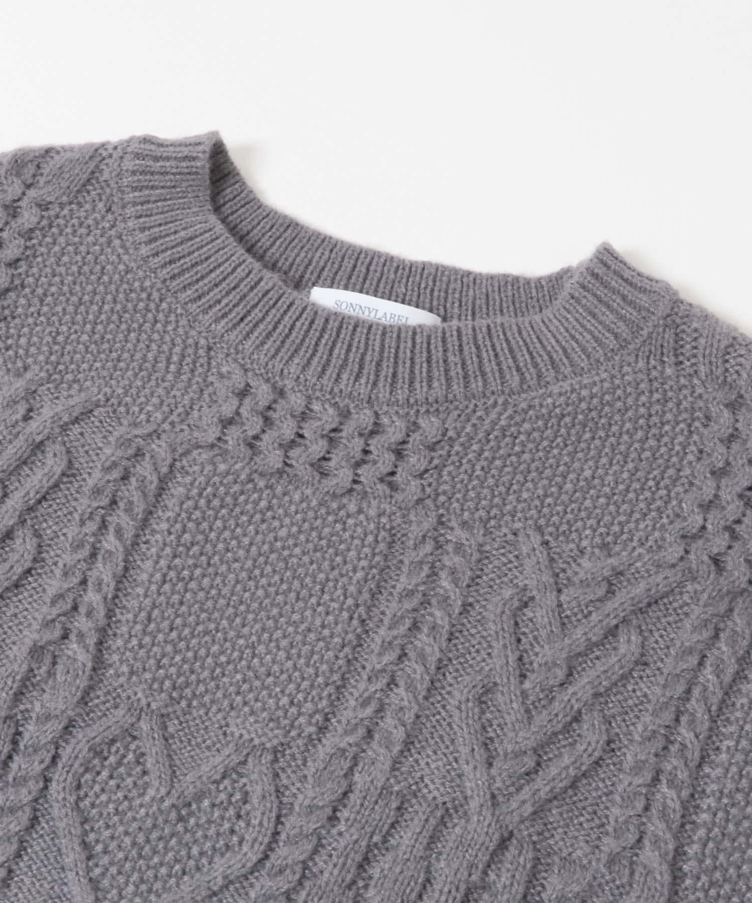 チャコールグレー