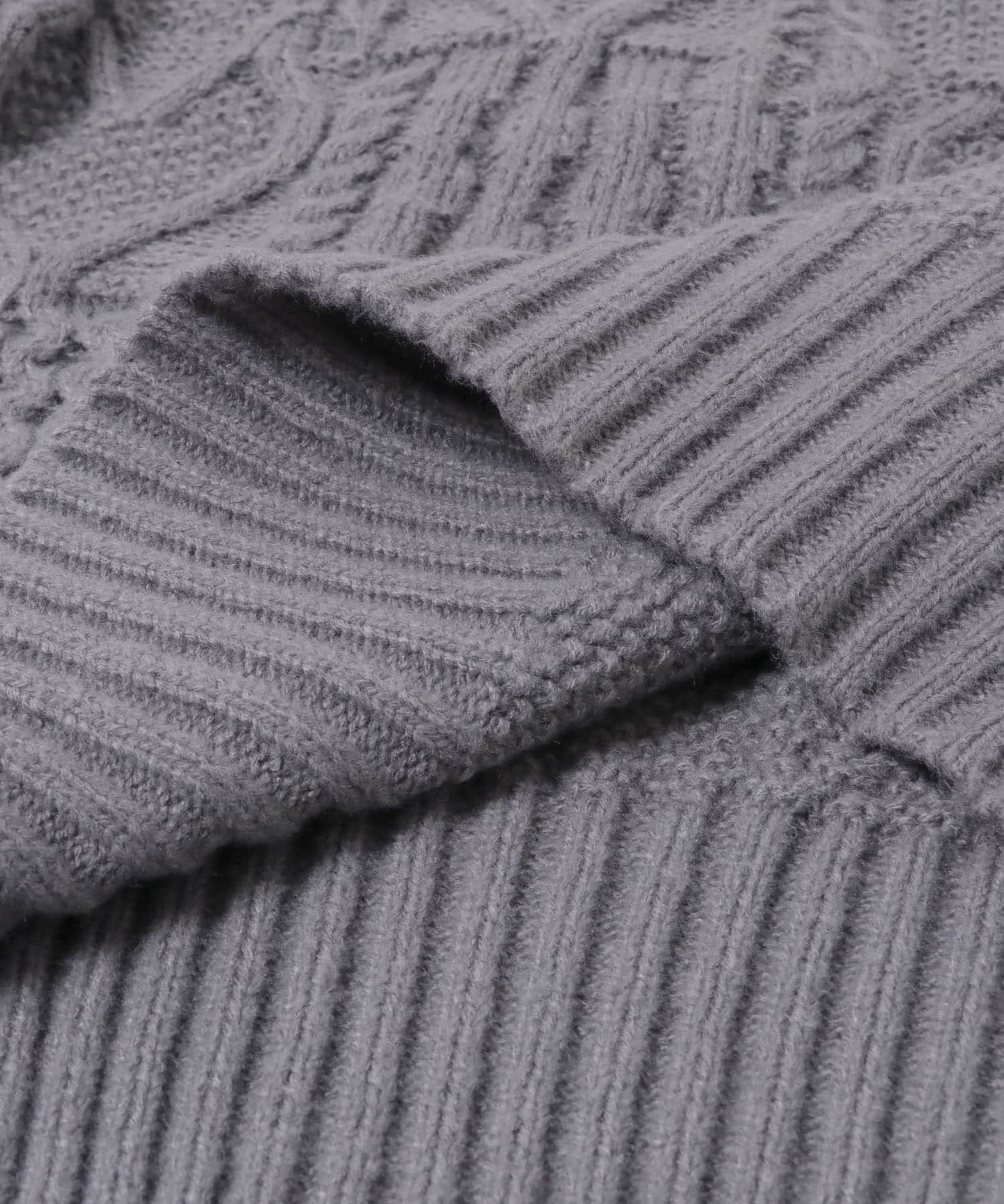 チャコールグレー