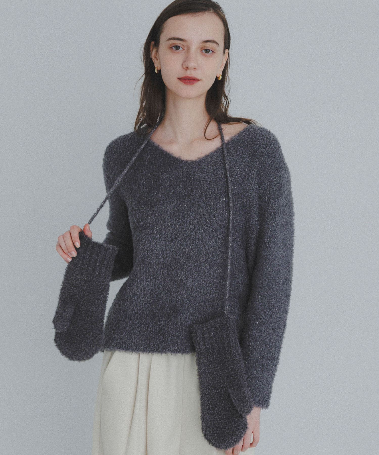 ラメフェザーVネックニットプルオーバー