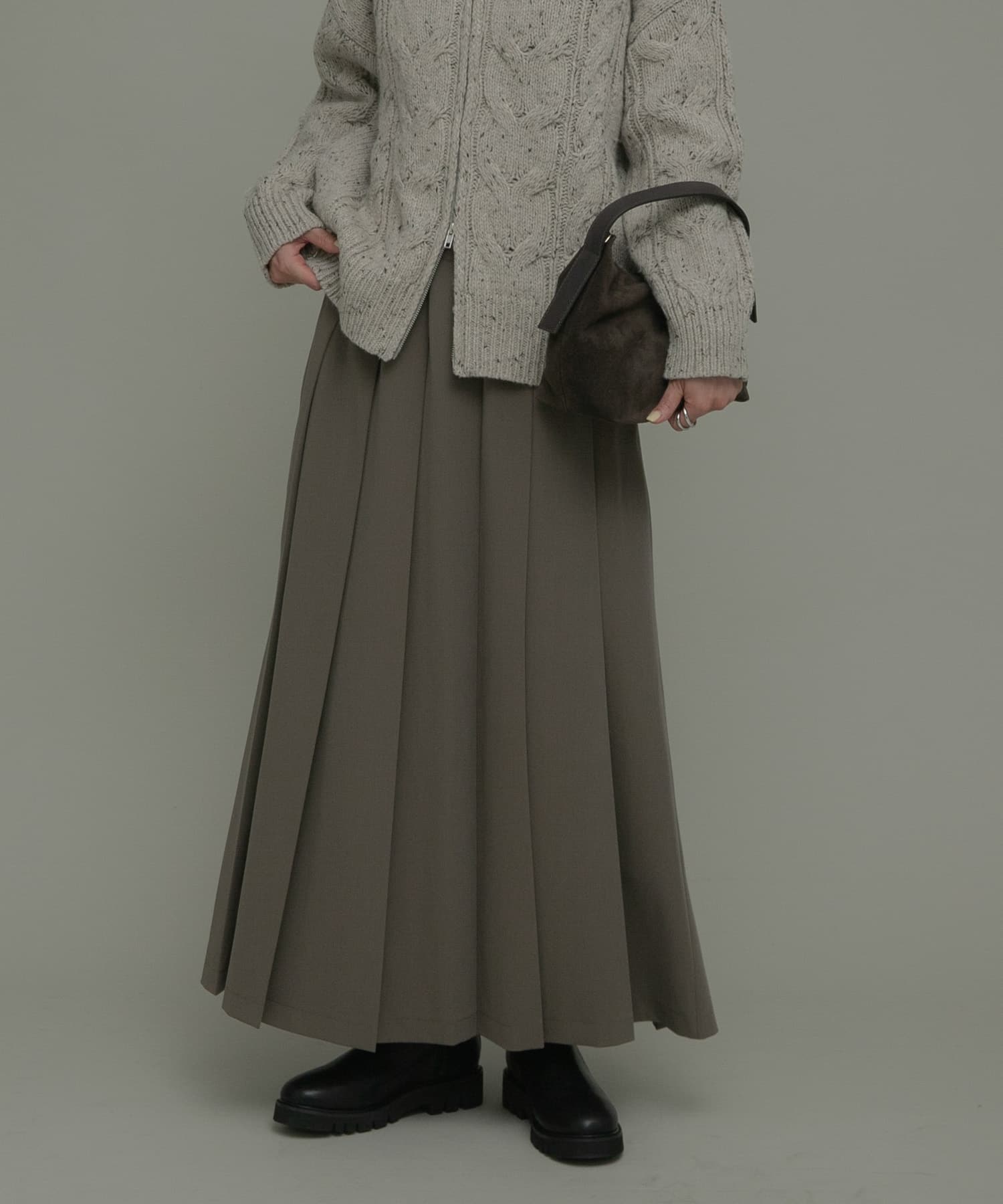 プリーツイージースカート