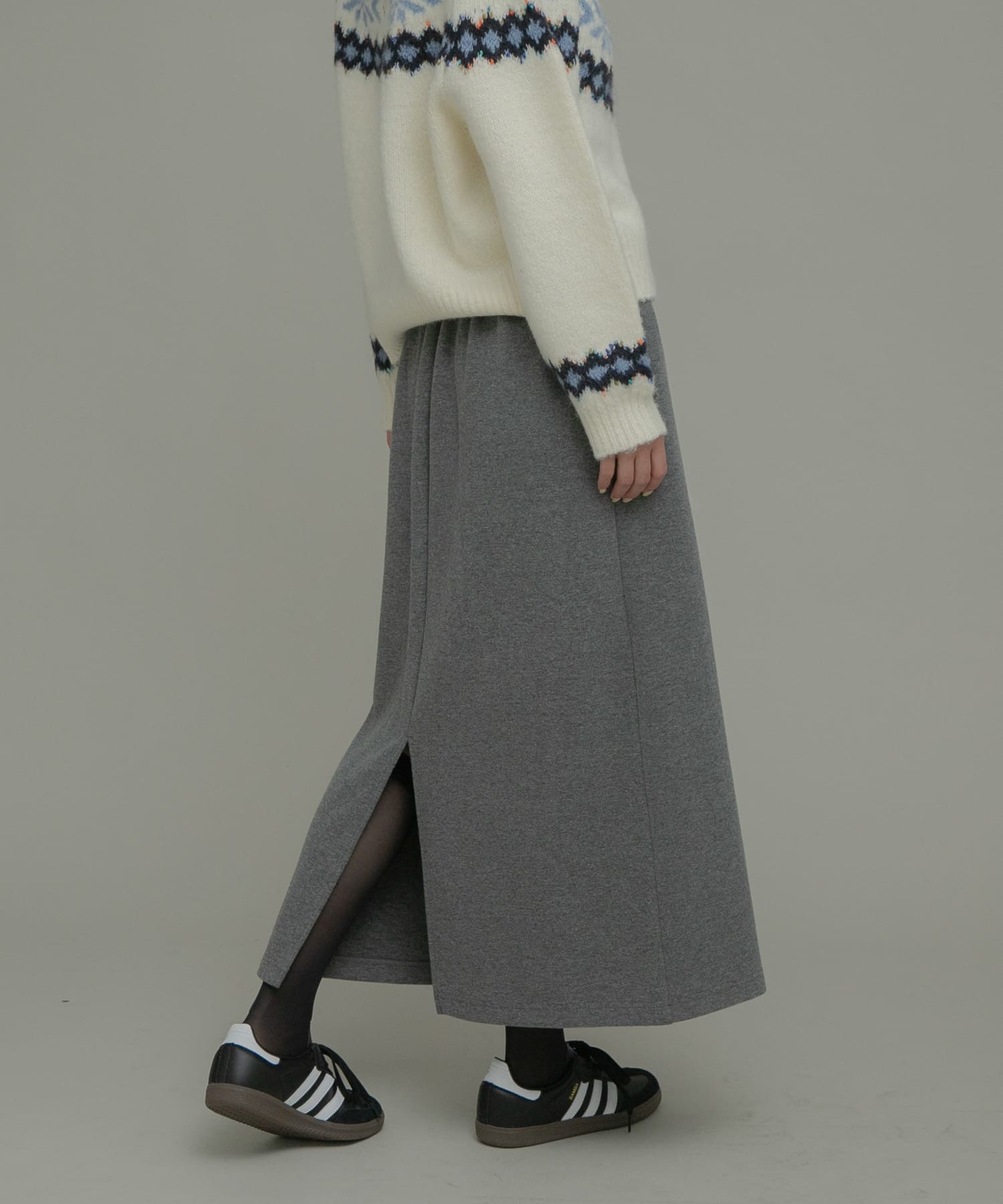 『UR TECH』蓄熱ジャージーIラインスカート