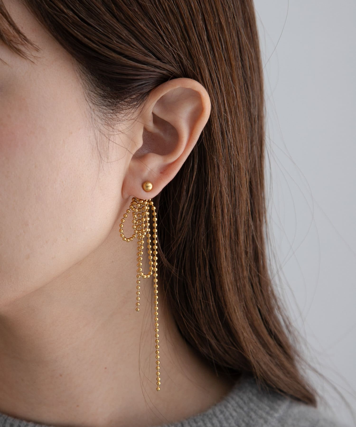 ステンレススウィングボールチェーンピアス(One ゴールド