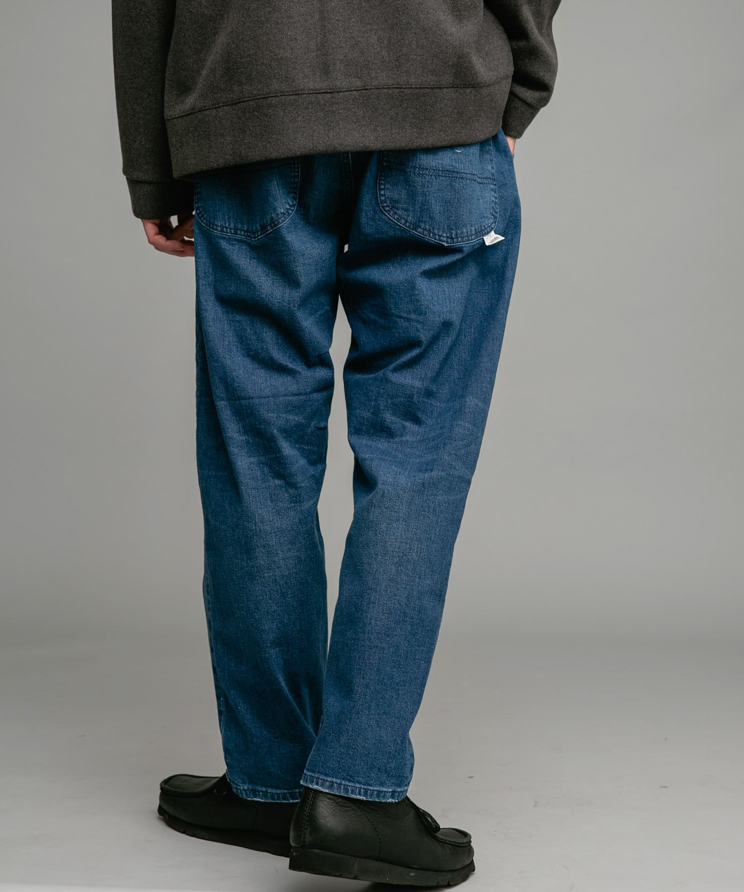 身長：180cm 体重：60kg サイズ：L