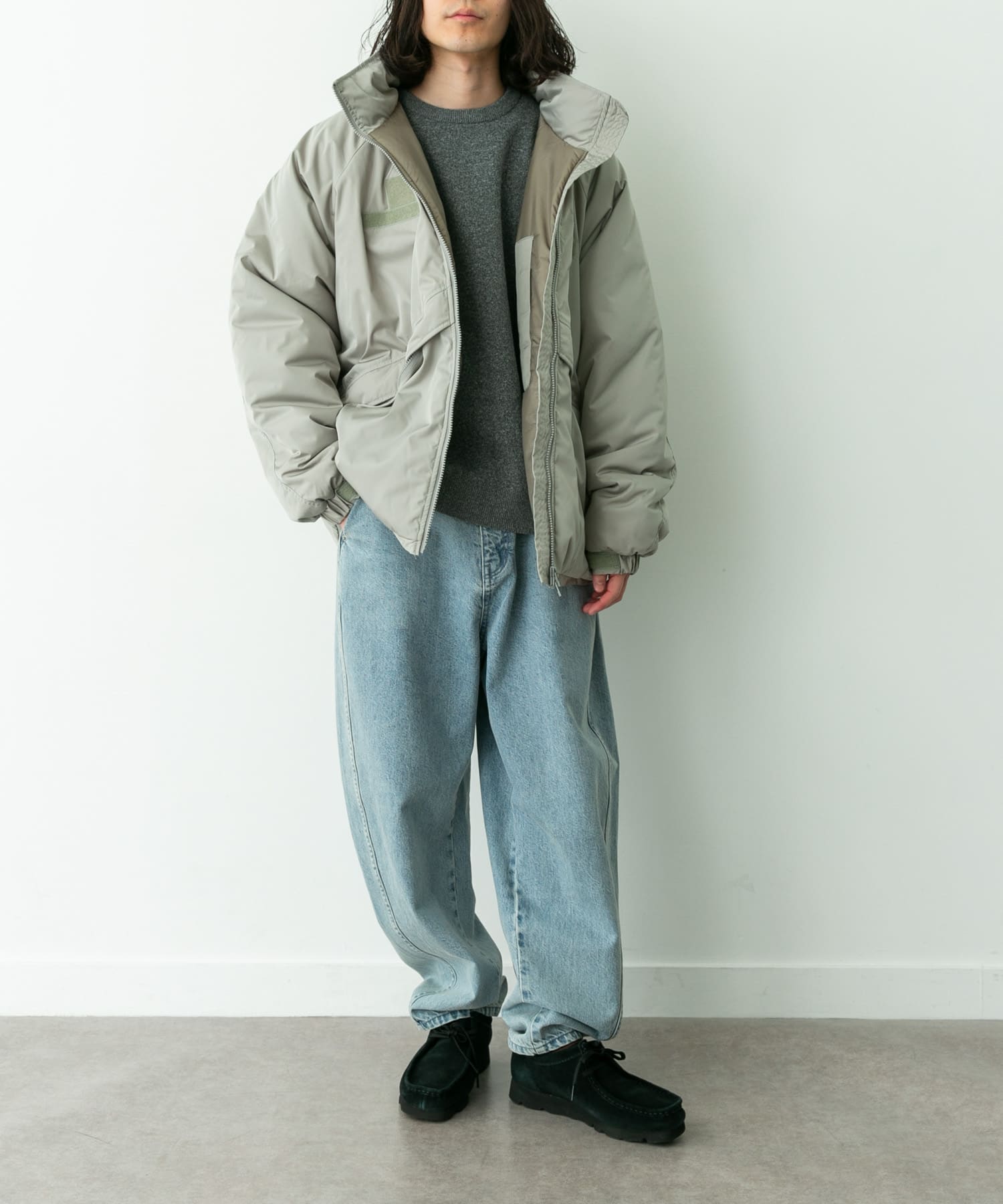 GRAY