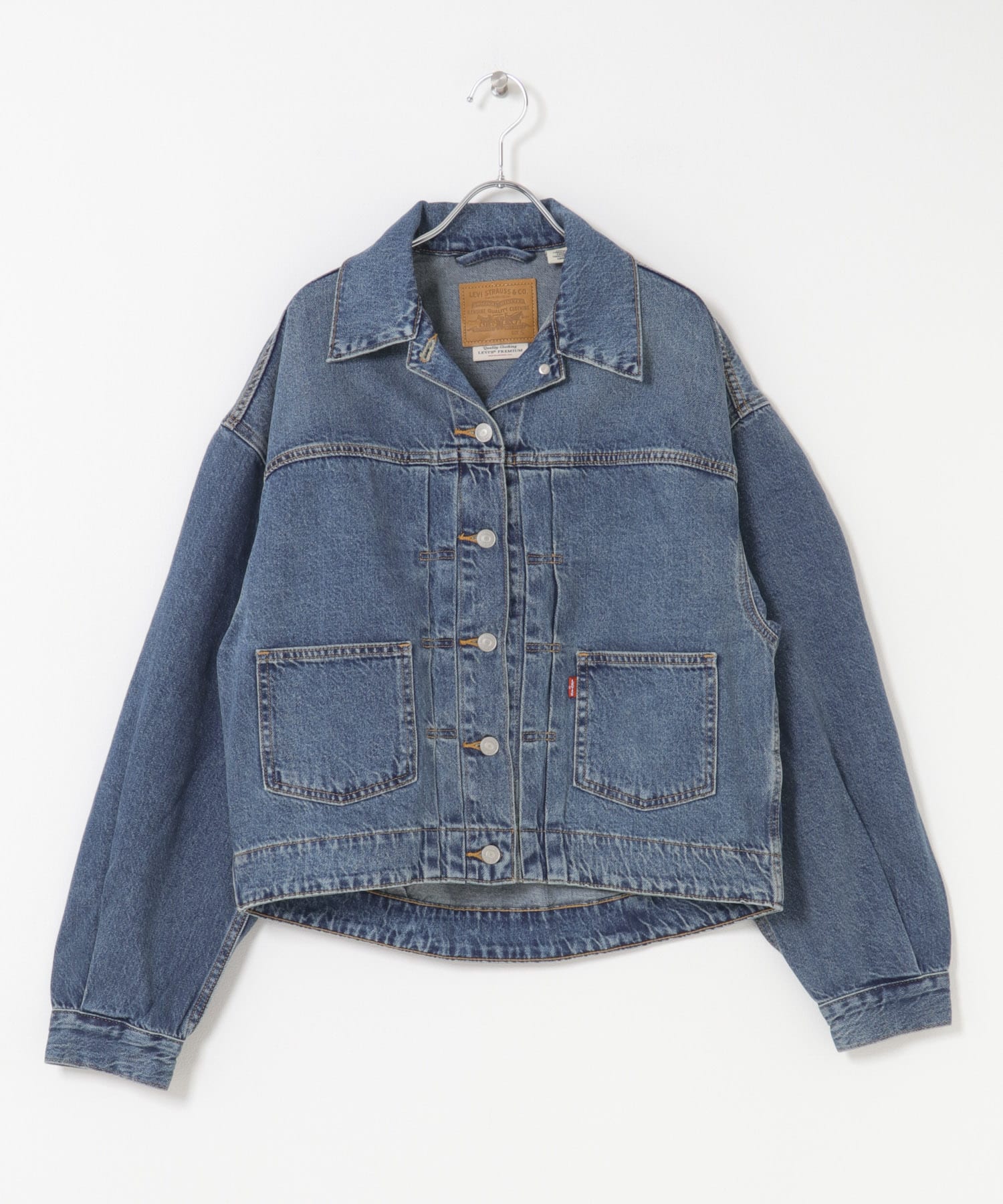 Levi’s　BALLOON SLEEVE TRUCKER