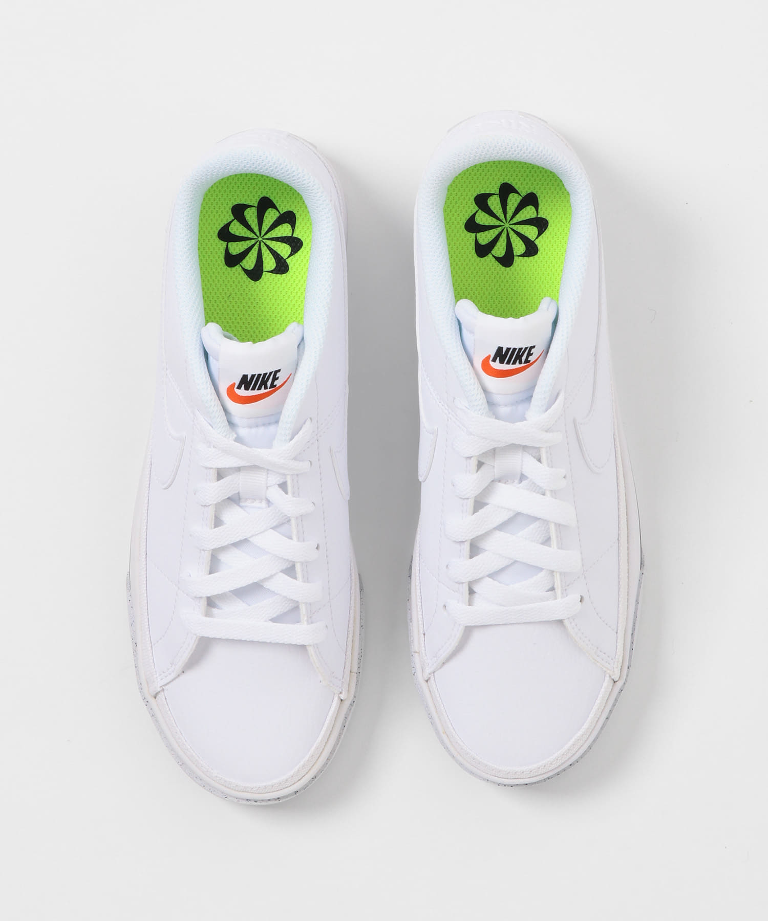 NIKE　ウィメンズコートレガシー ホワイト 23