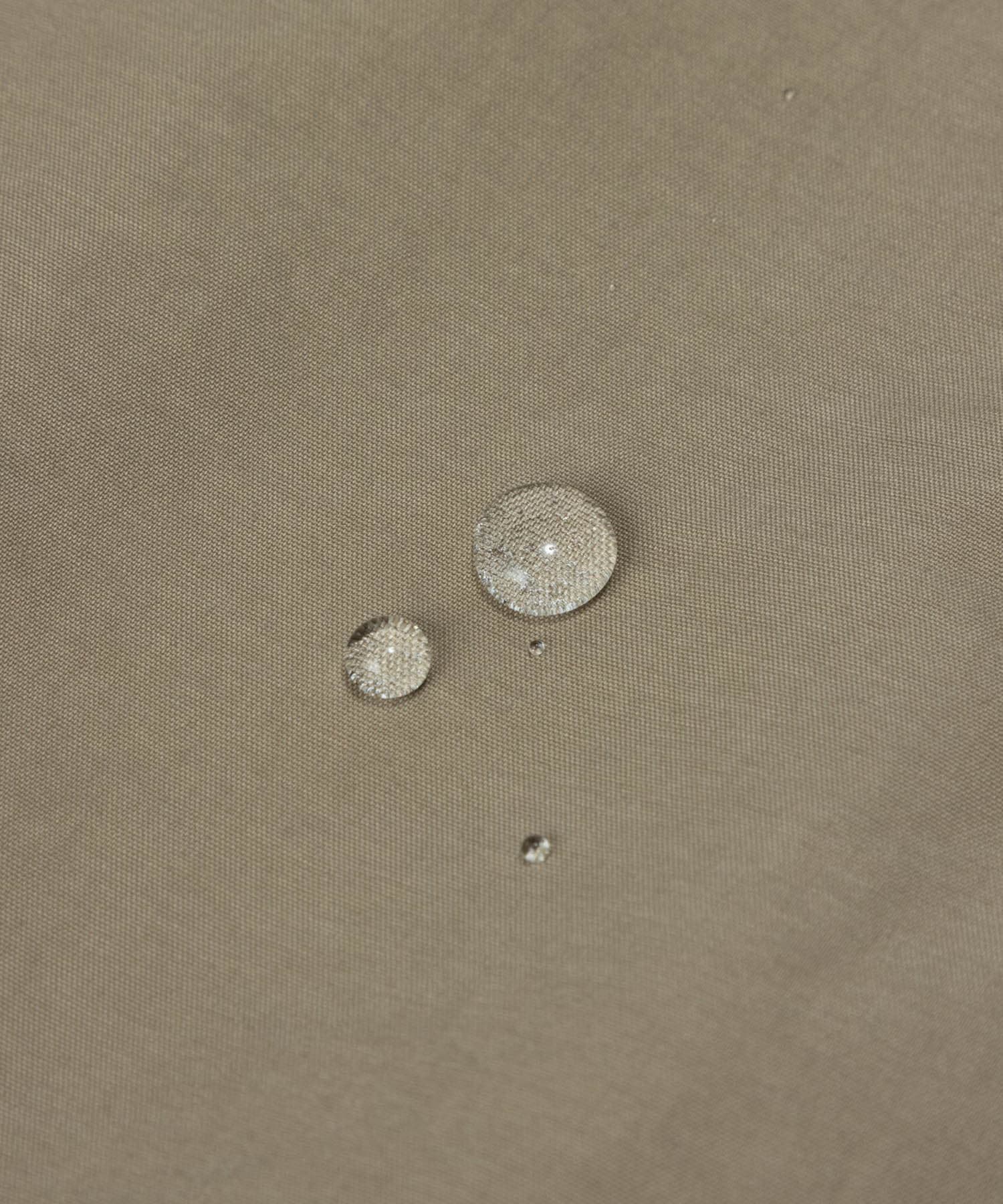 クラシックカーキ