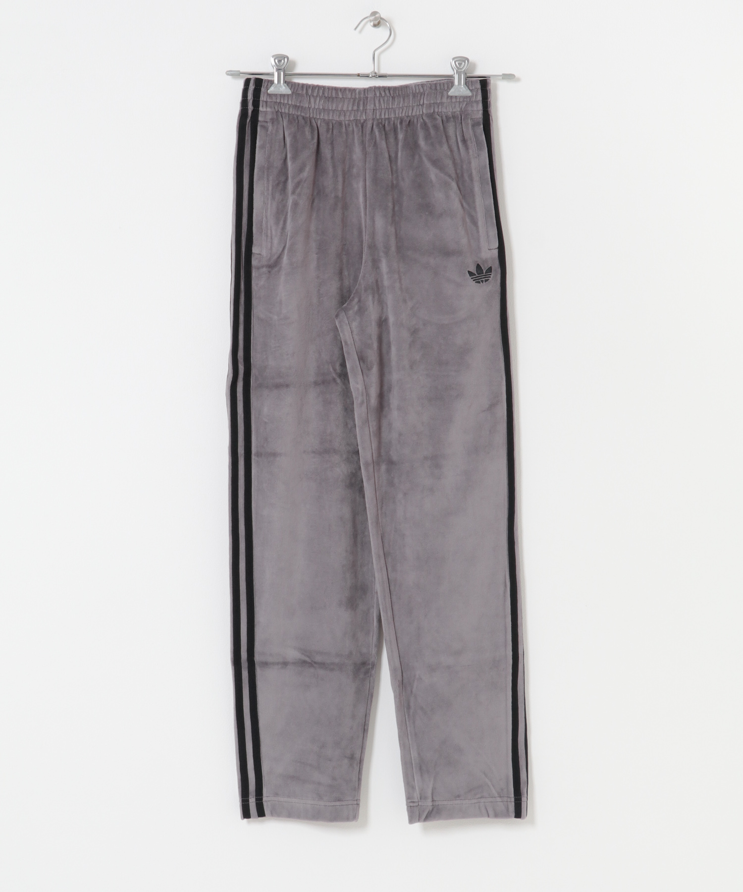 adidas ベロアトラックパンツ