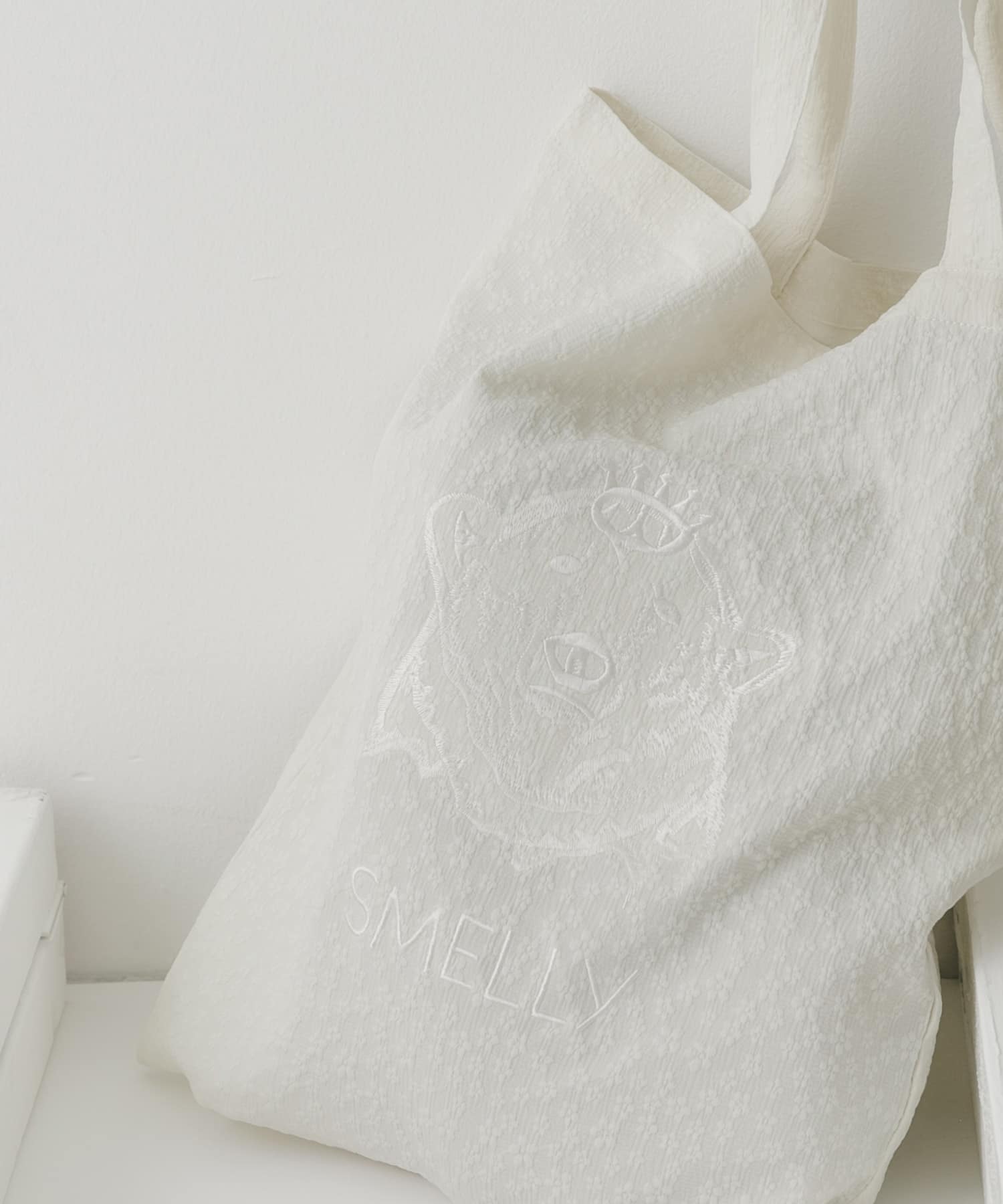 MELLYトート WHT.FLOWER -