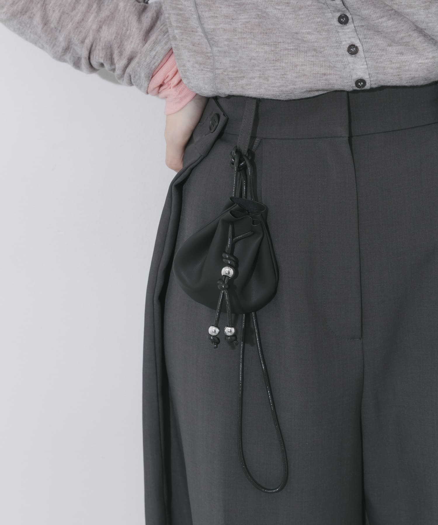 サークルネックポーチ BLK -