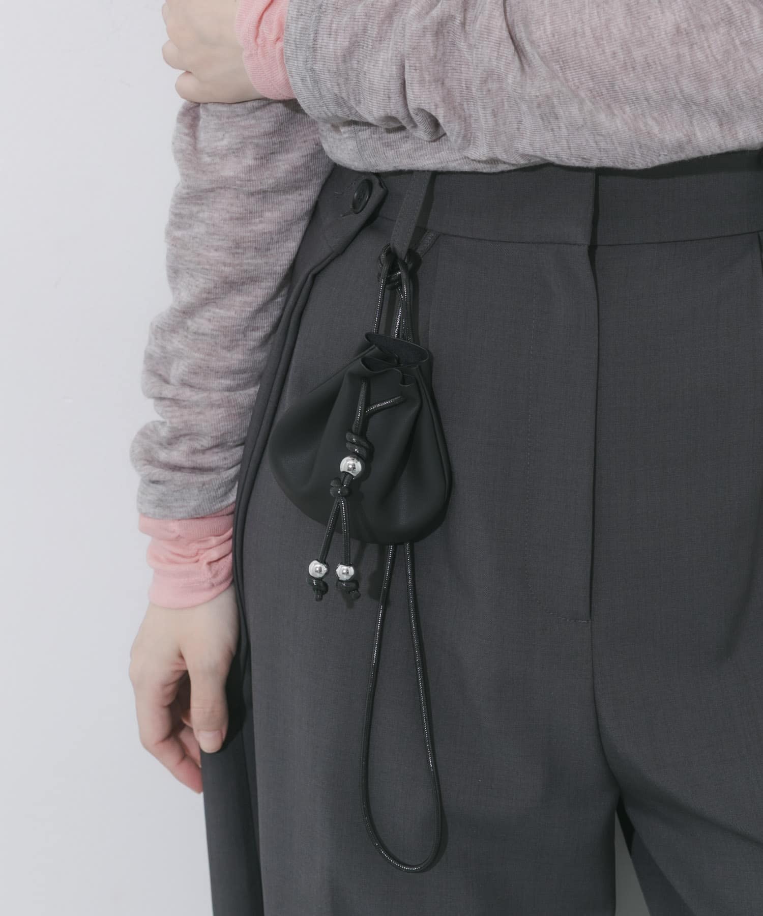 サークルネックポーチ BLK -