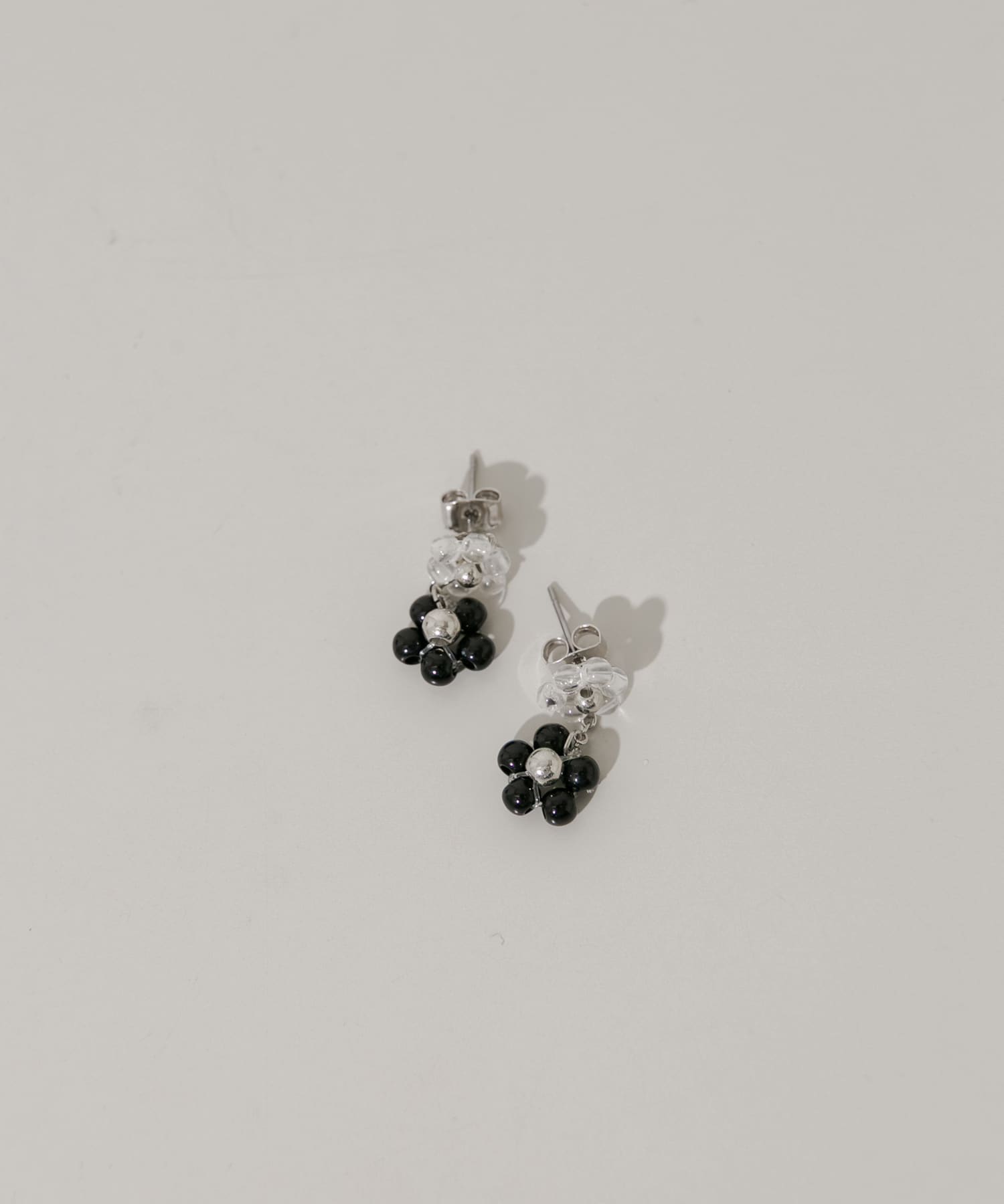 フラワービーズピアス(- BK/CL): アクセサリー｜URBAN RESEARCH公式