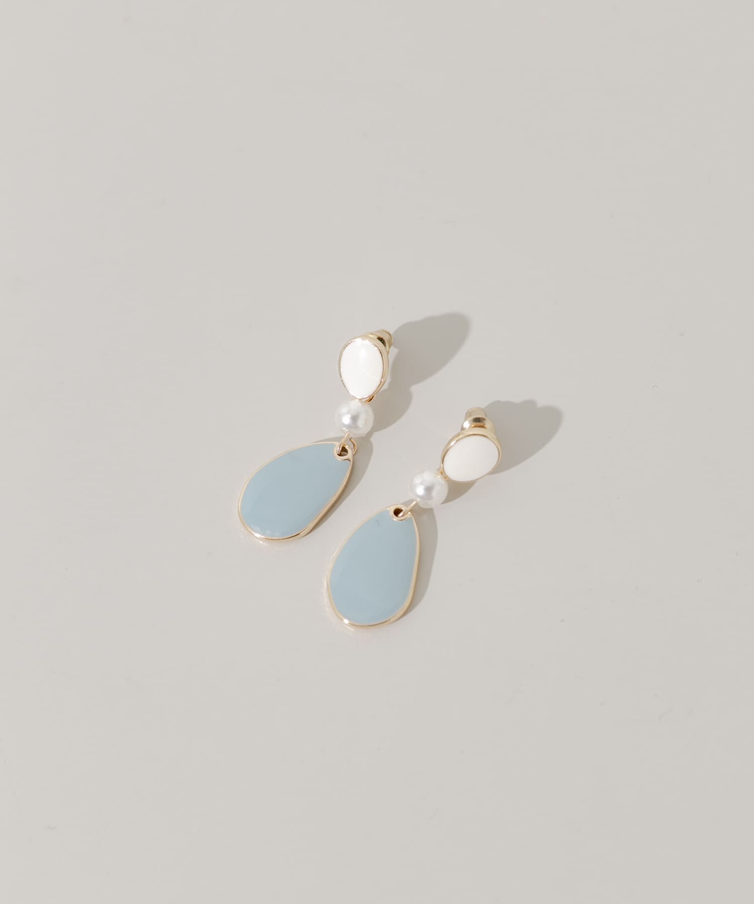 カラープレートピアス LBL/IV -