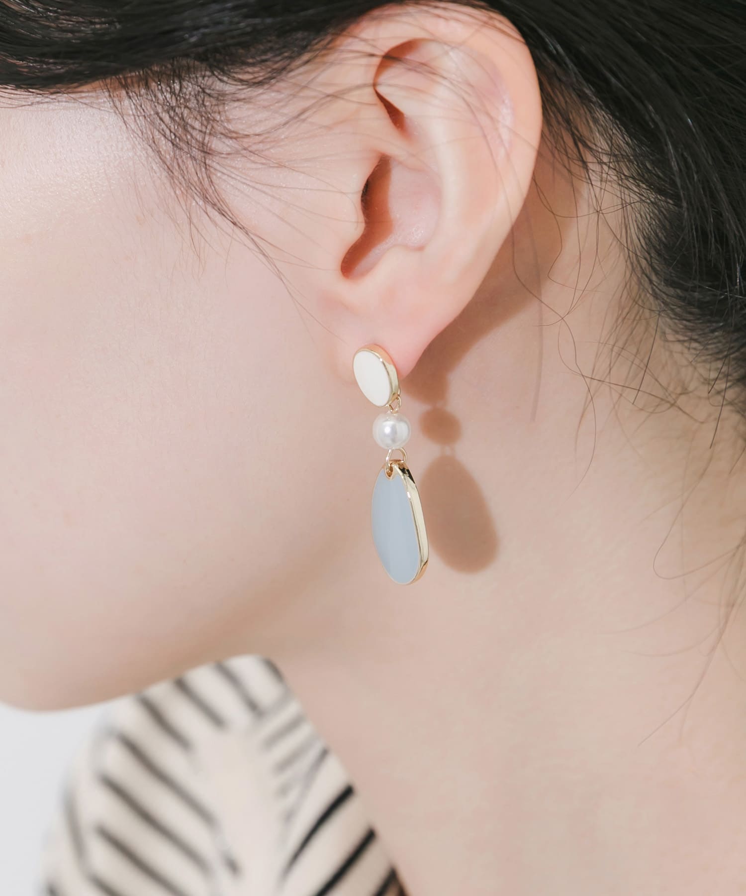 カラープレートピアス LBL/IV -