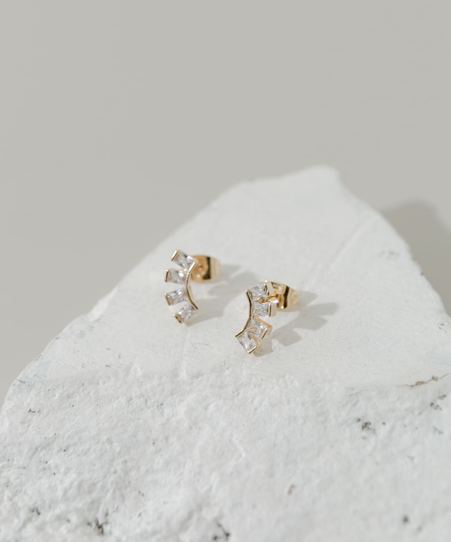 ミニビジューピアス