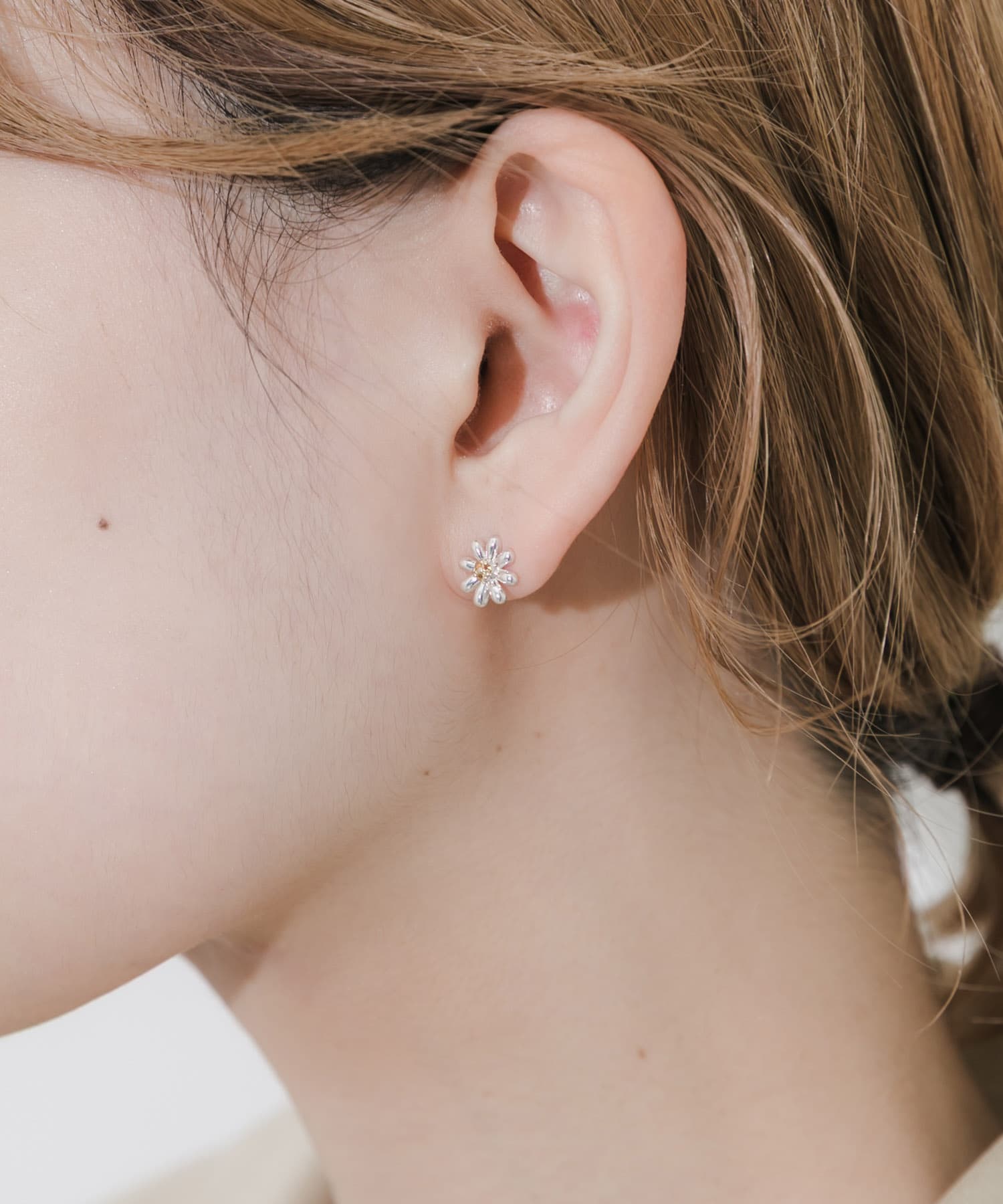 ミニフラワーピアス SLV -