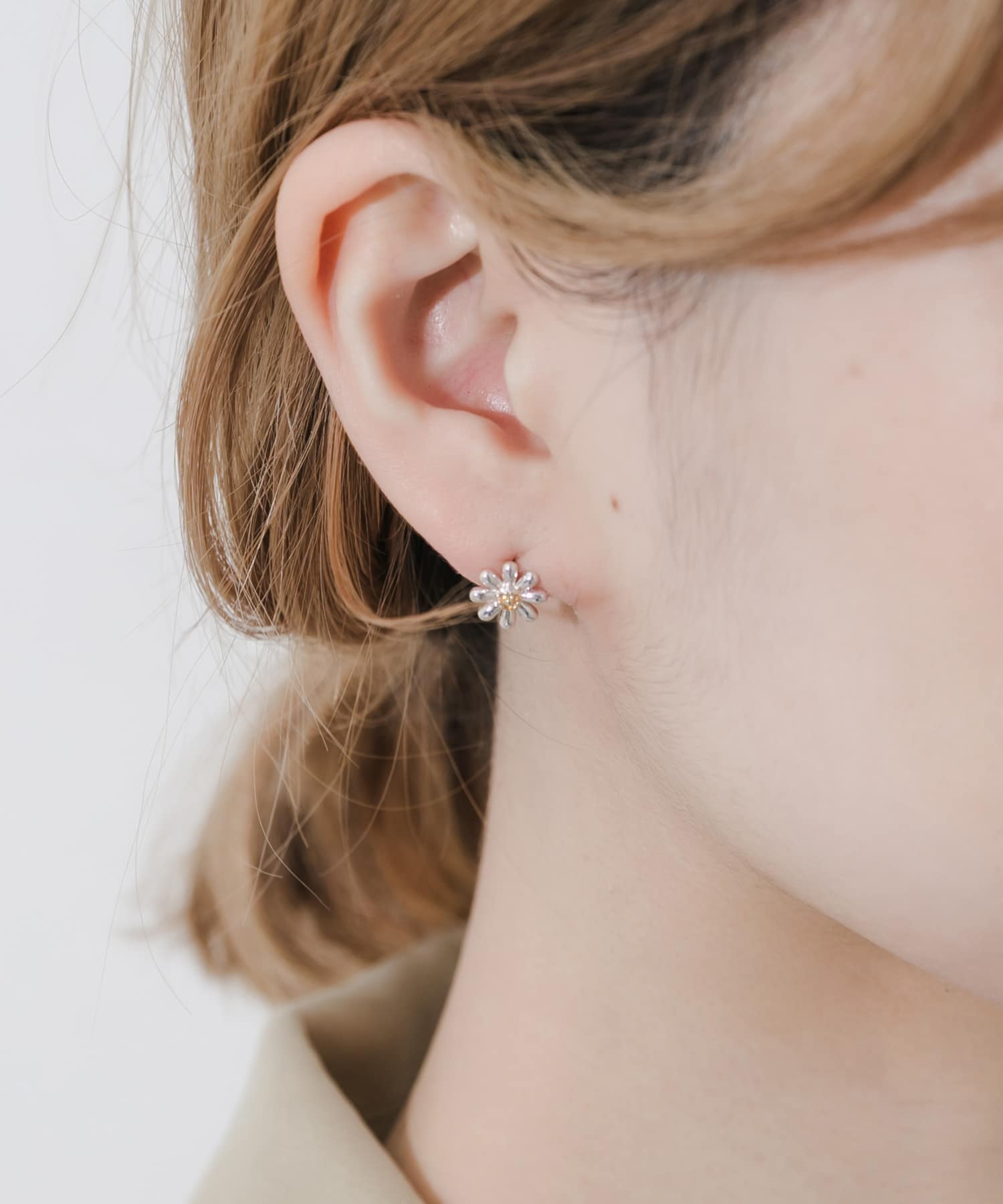 ミニフラワーピアス SLV -