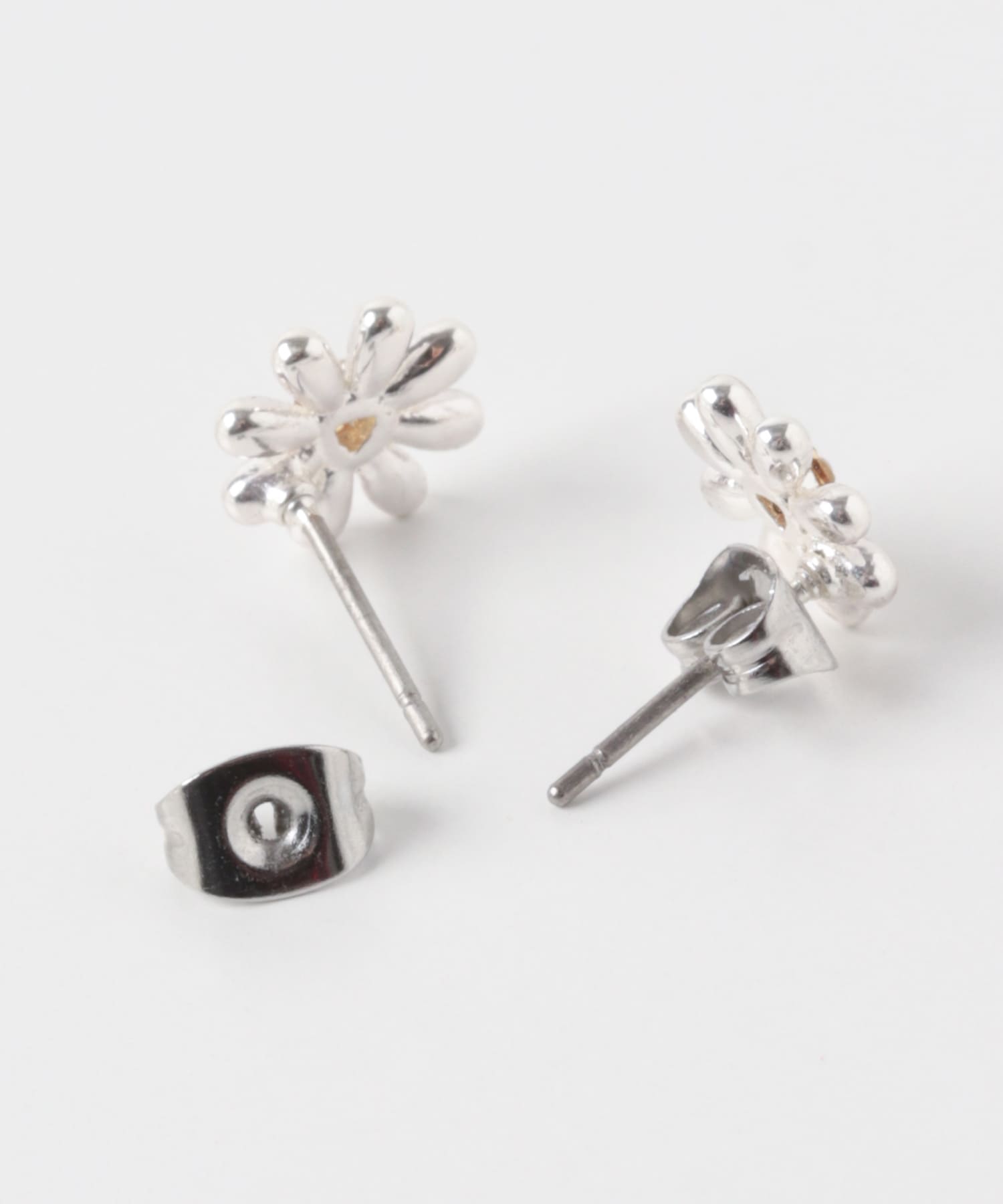 ミニフラワーピアス SLV -