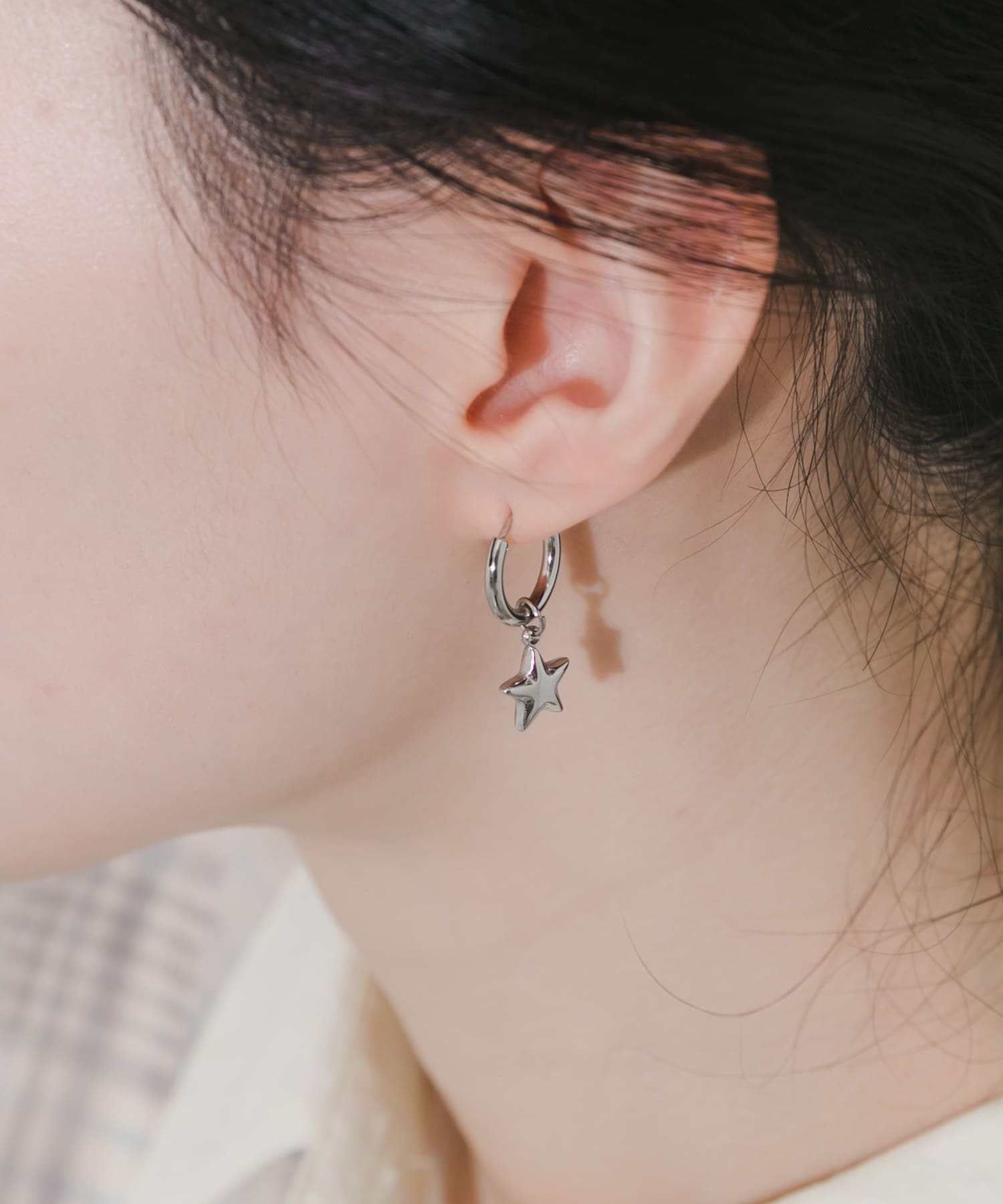 ステンレススターチャームフープピアス SLV -